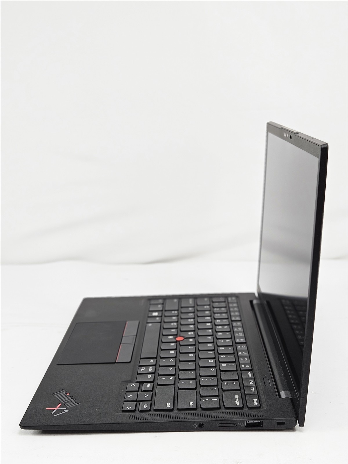 Lenovo ThinkPad X1 Carbon Gen 10 Black 14″ Core i7-1265U 16GB RAM 512GB NVMe SSD
