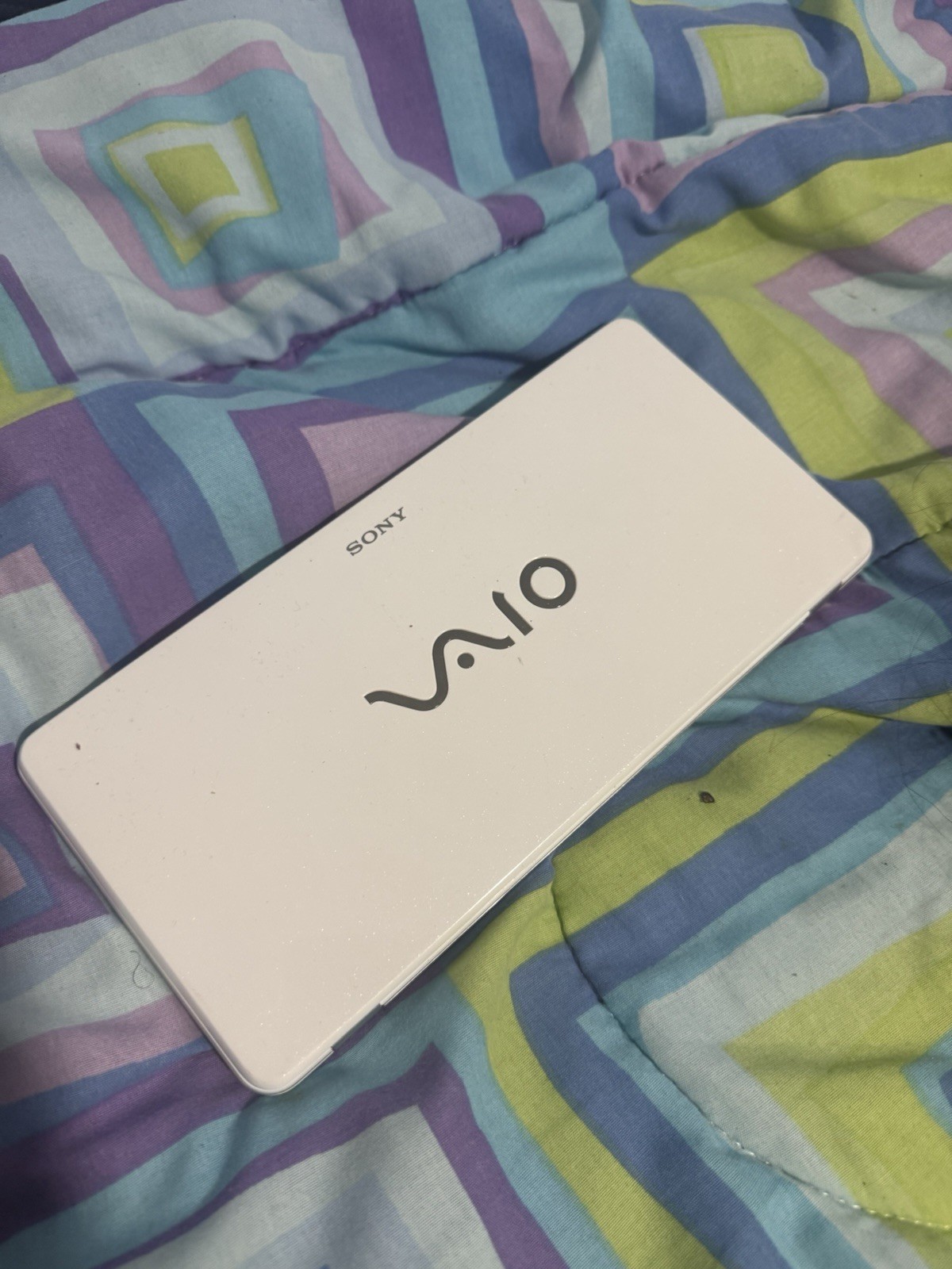 Sony Vaio VGN-P21Z Ultraportable Laptop – Used | Compact | Some Screen defects
