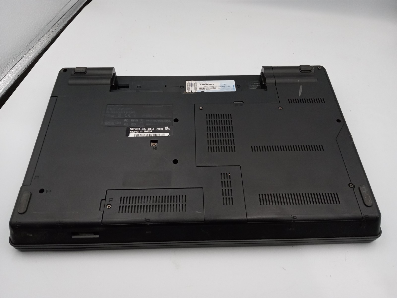 Lenovo Thinkpad Edge 15 Laptop Intel i3-380M 4GB RAM – BAD MOUSE BUTTONS -RR