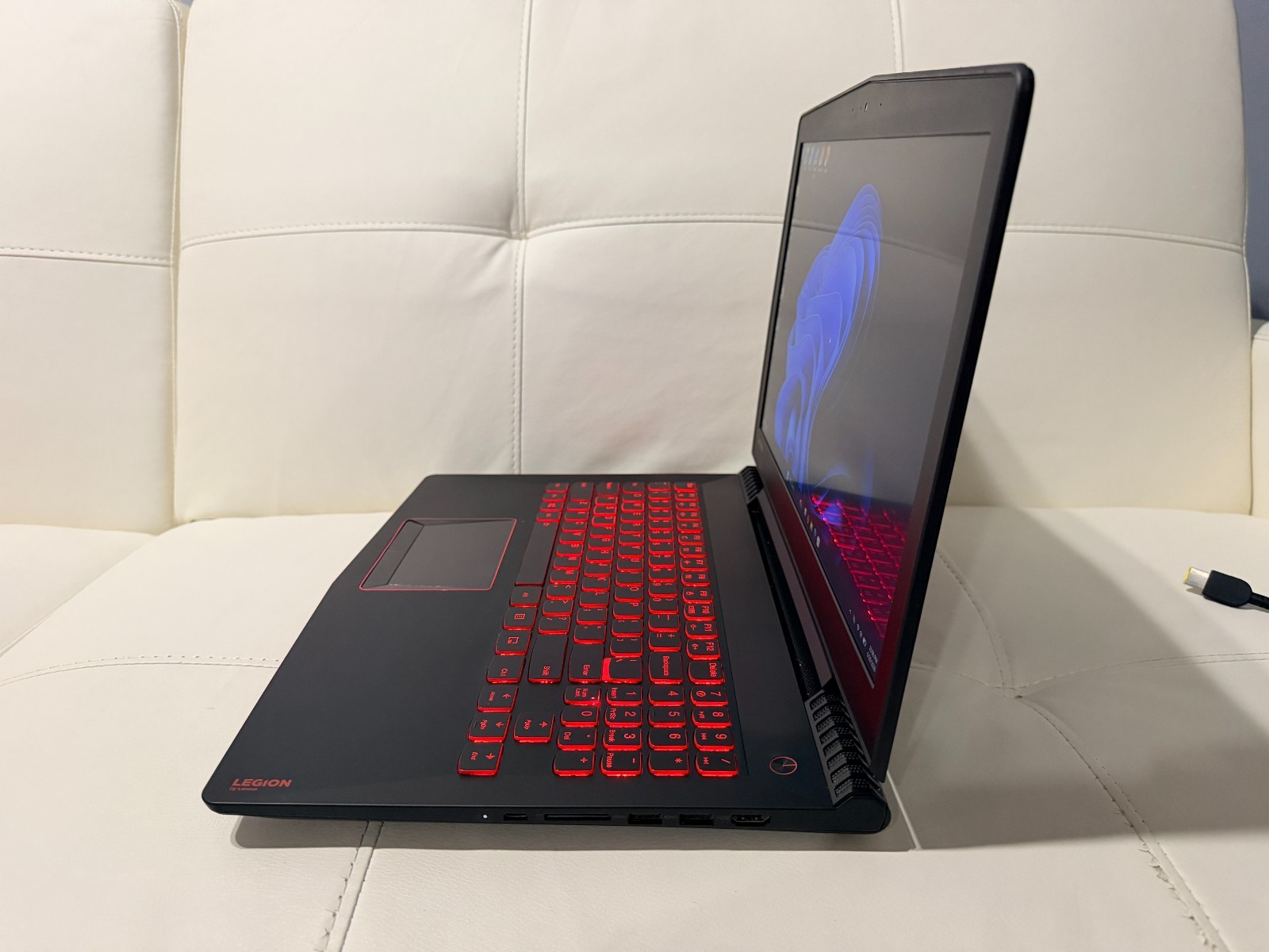 Lenovo Legion Y520 – Gaming Laptop – i7 – 1.25TB SSD + HDD GTX 1050ti W11