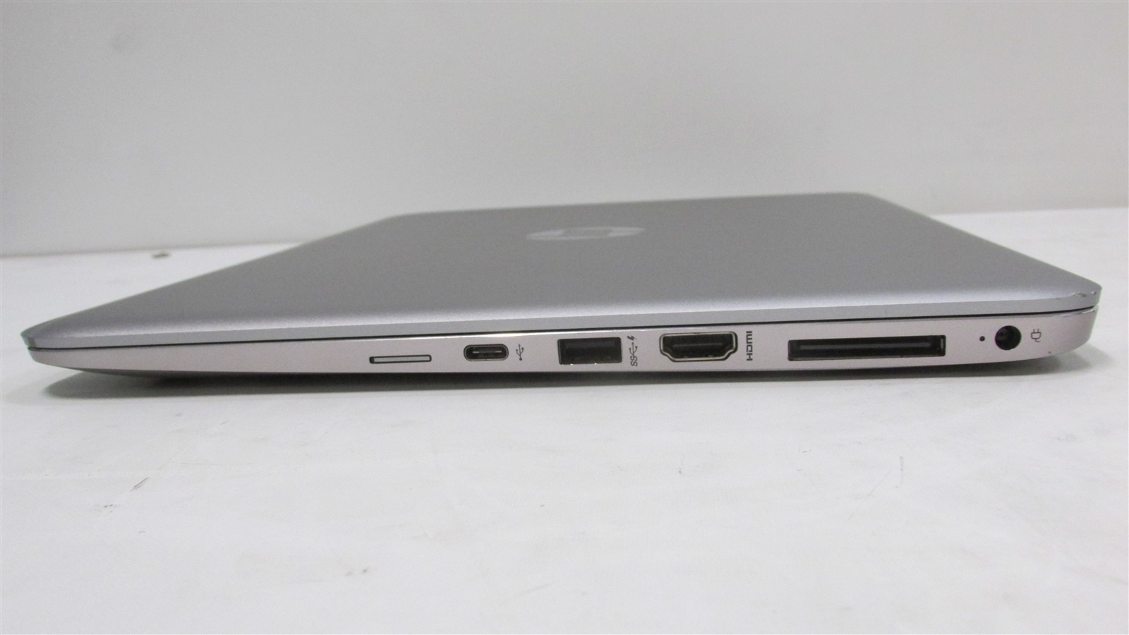 HP Elitebook Folio 1040 G3 i7-6600U 2.6GHz 16GB RAM 256GB m.2 14″ W10P COSM DMG
