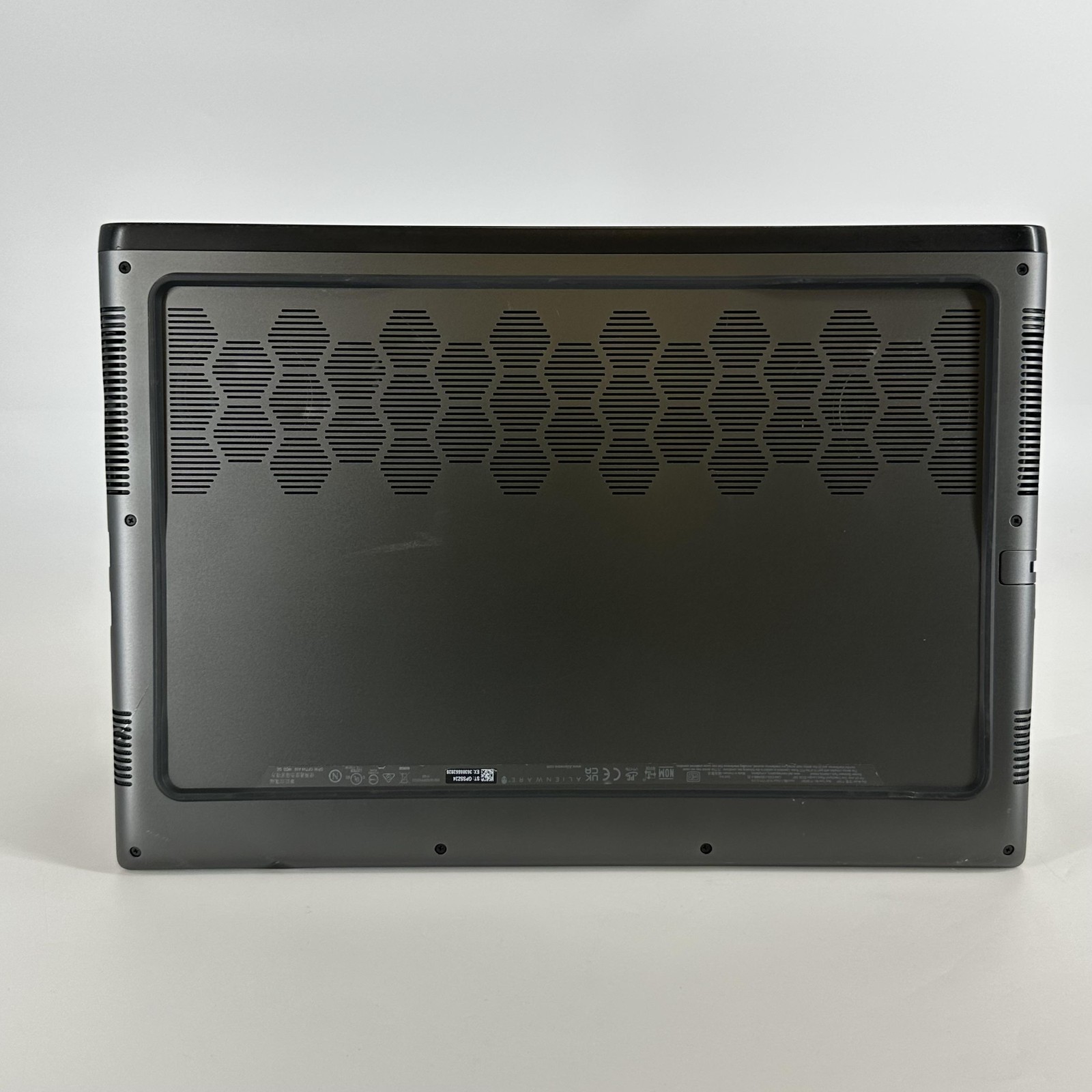 Dell Alienware M16 R2 240Hz QHD+ 1.4 GHz Ultra 7 155H 16GB 1TB SSD RTX 4070 Good