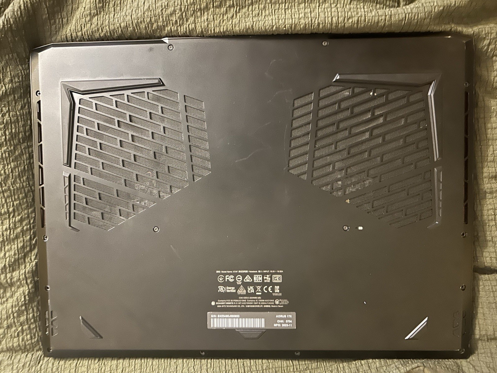 AORUS 17X AZF 17.3″ 240Hz i9-13950HX RTX 4090 W11H 32GB 2TB SSD