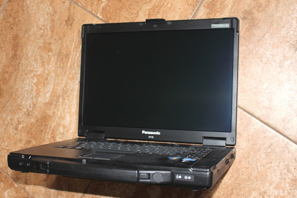Panasonic CF-52 MK3 ATI @2.50GHz✔️NEW 8GB✔️NEW 2TBSSHD✔.WIN10PRO64BIT✔