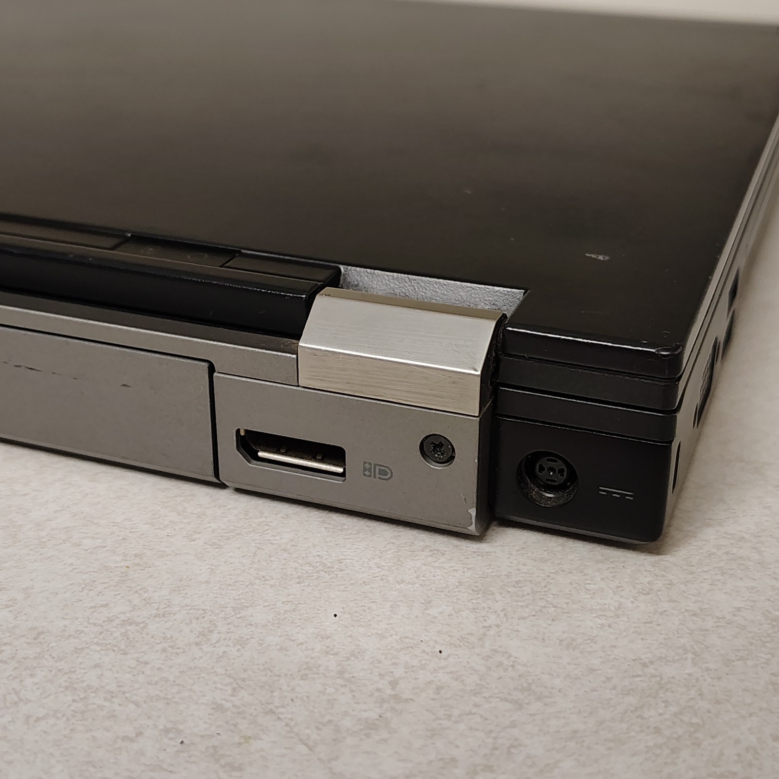 Dell Latitude E6400 Vintage Laptop Core 2 Duo P8600 4GB RAM NVIDIA NVS 160M GPU