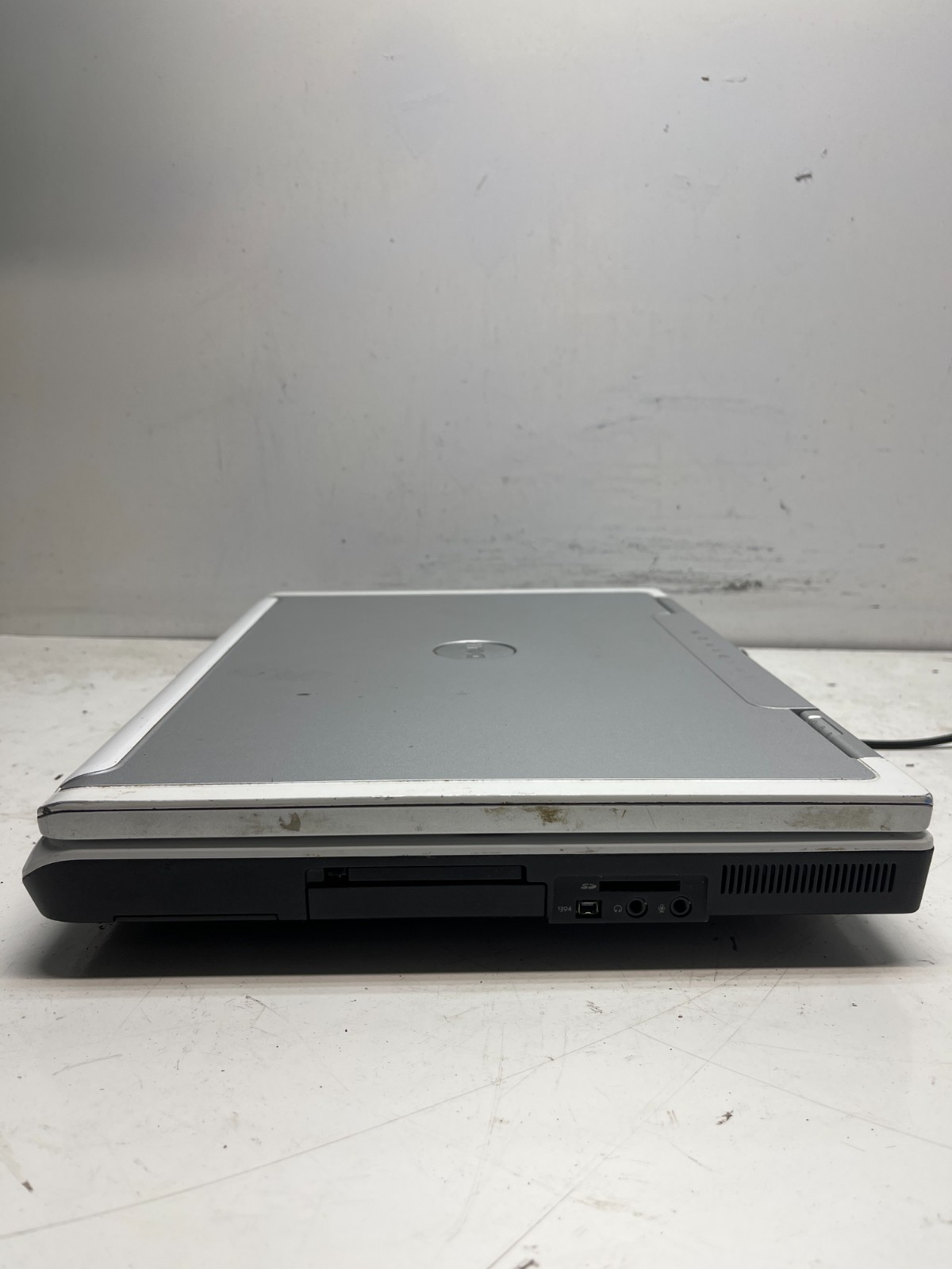Dell Inspiron 9300 Intel Pentium M 800 MHz 512MB NO HDD