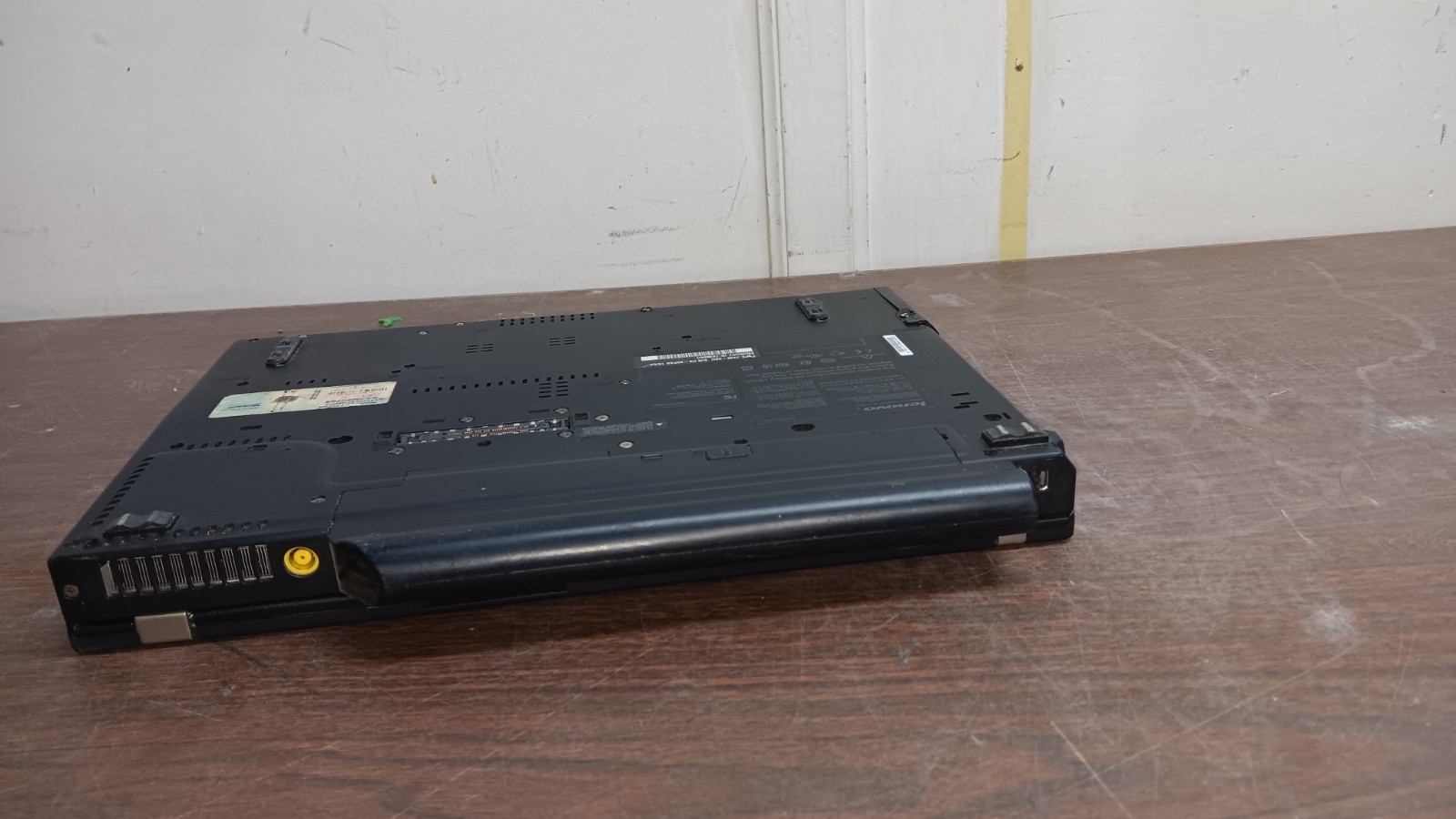 IBM Lenovo ThinkPad R400 Laptop core 2 Duo 100 GB HD Windows XP 14″ LCD Parts