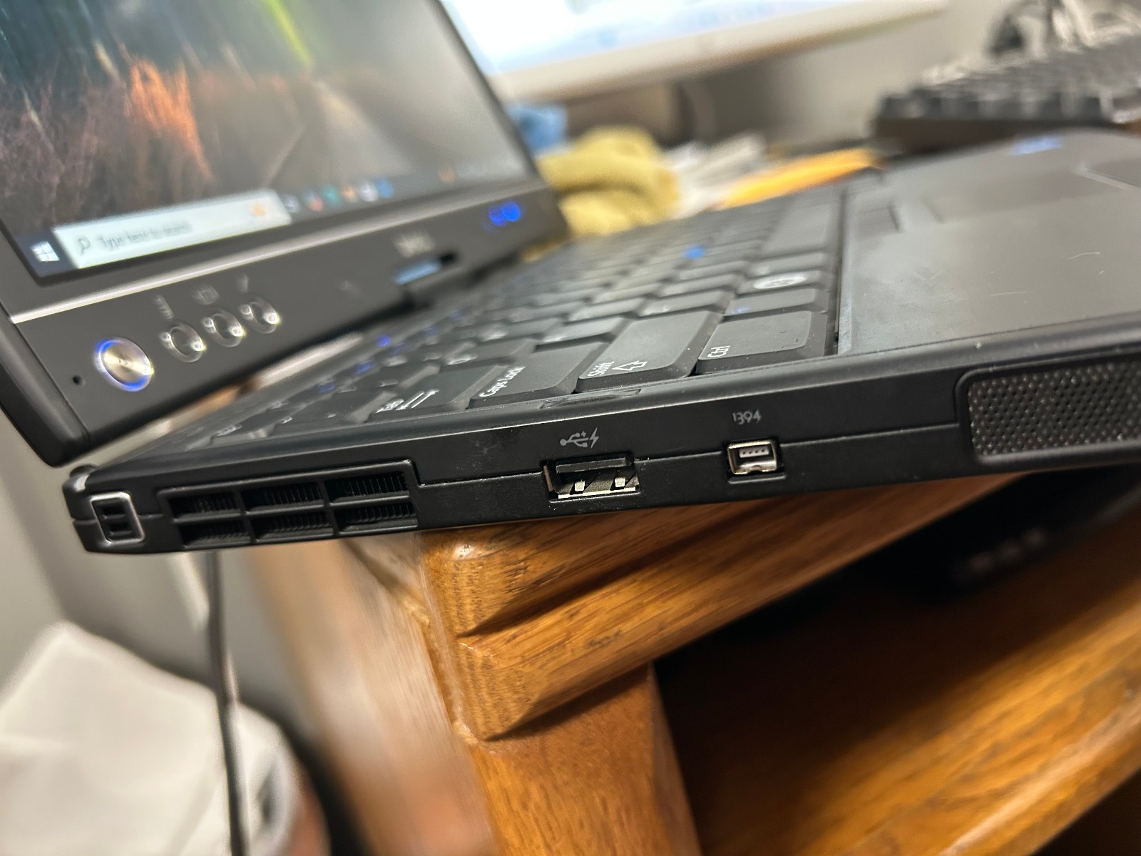 Dell Latitude XT2 Tablet 12″ Touchscreen 2-in-1 SSD Win10 Pro Office Stylus