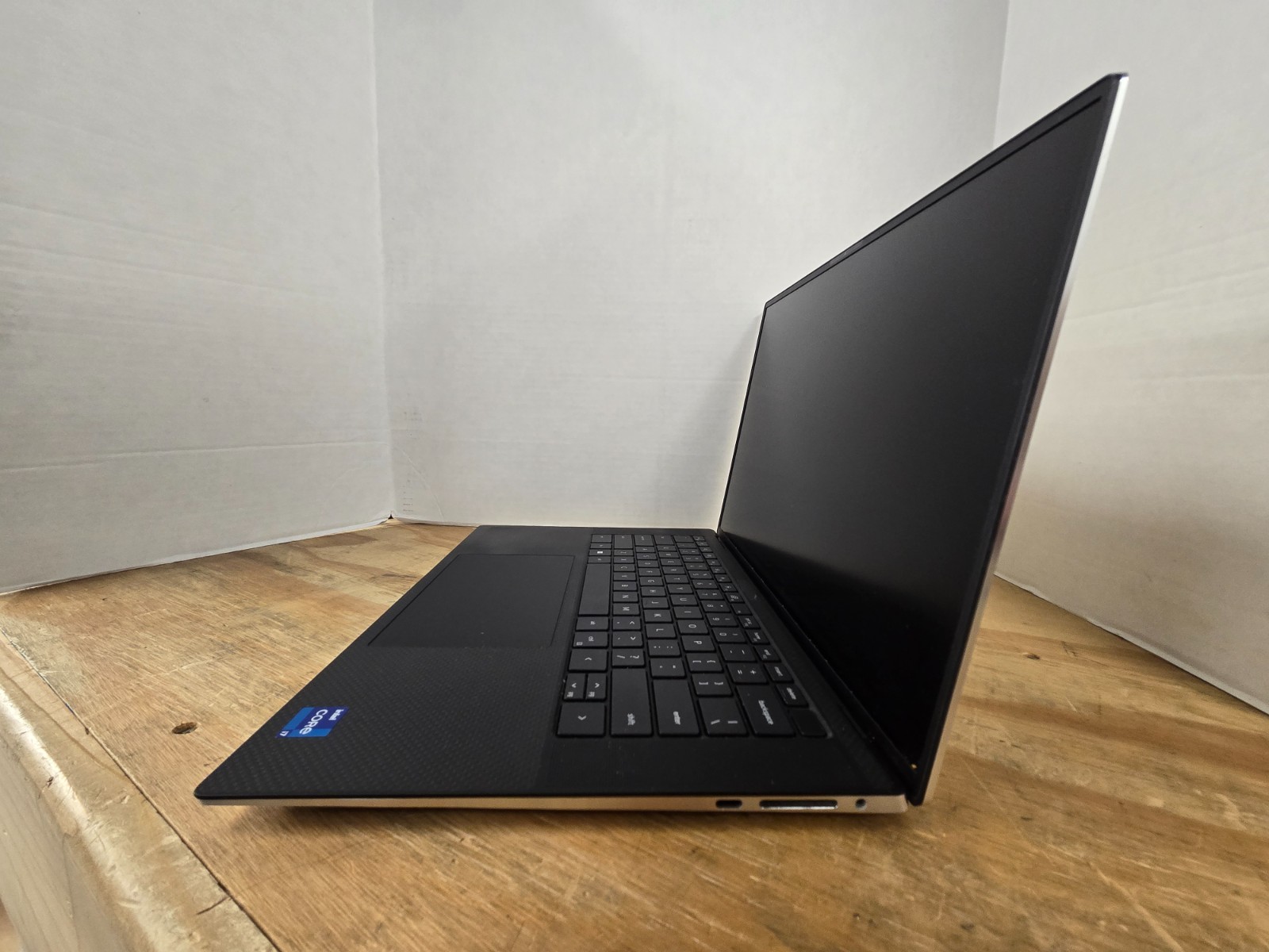 DELL XPS 15 9520
