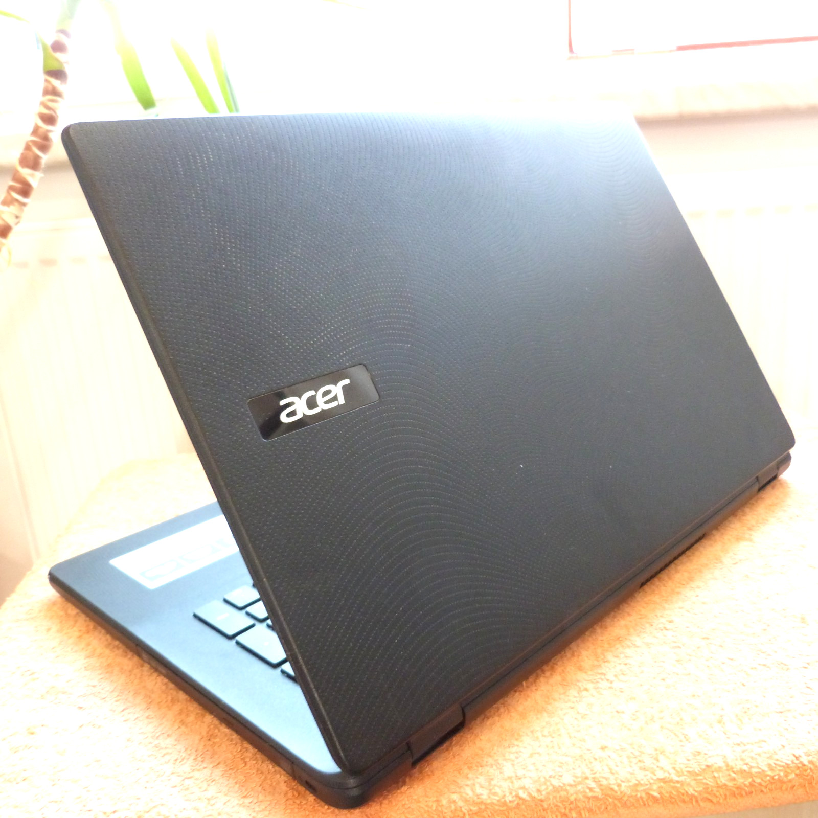 Acer ES1 731 UltraBook 17 inch HDPLUS l SSD Windows 10 l QUAD CORE HDMI USB3 XXL