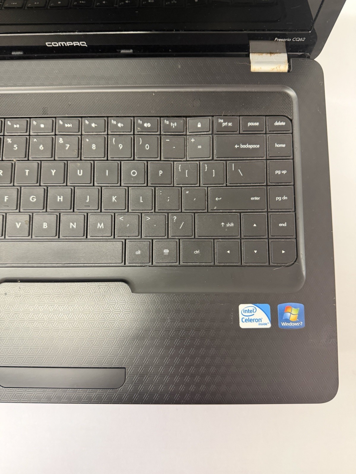 Compaq Presario CQ G2-219wm Laptop – Good Screen – Intel Celeron 900 – Read Desc