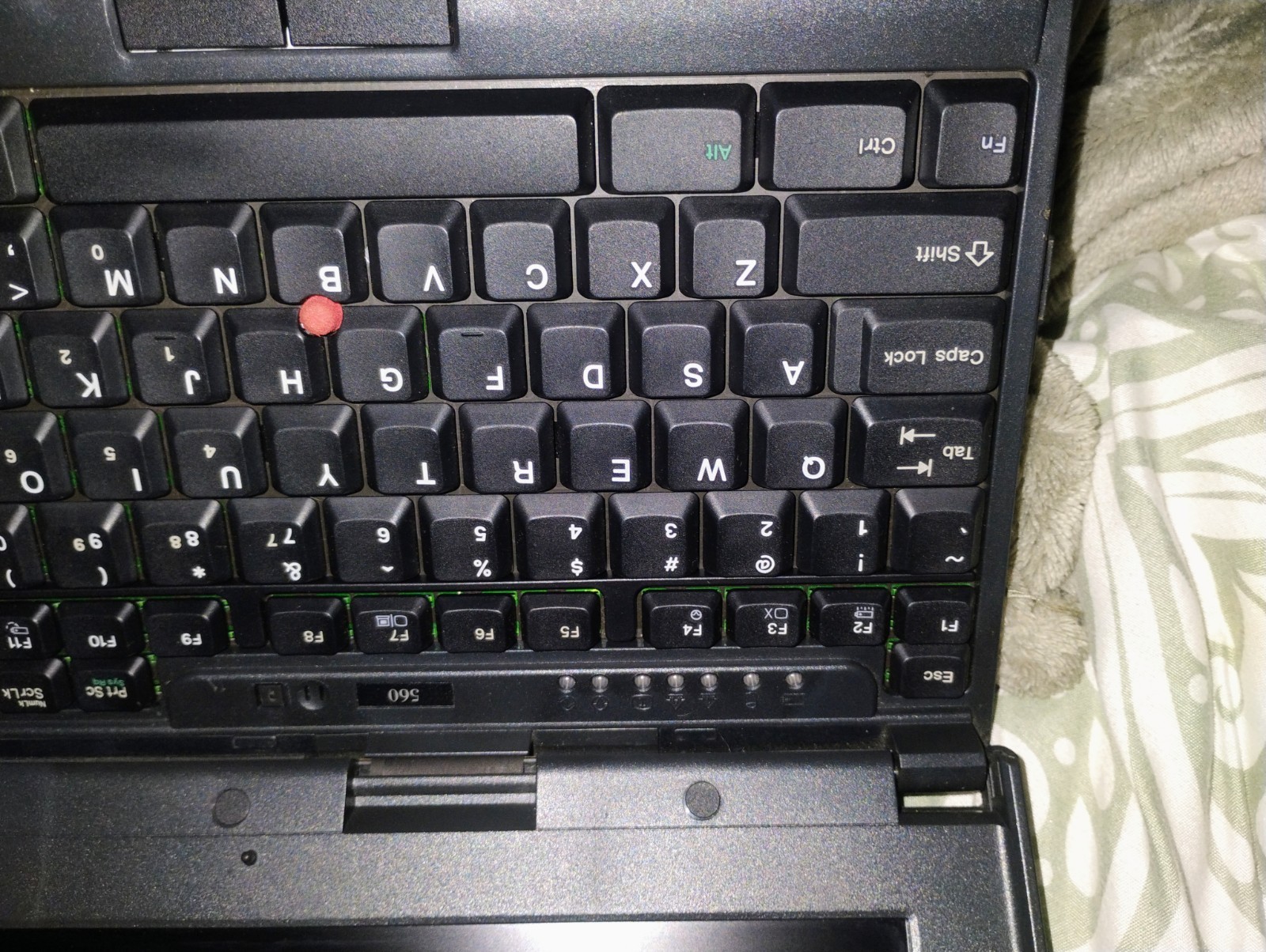 IBM ThinkPad 560 12.1″ Pentium 133MHz 16MB 1.3GB HDD TrackPoint AC/Batt