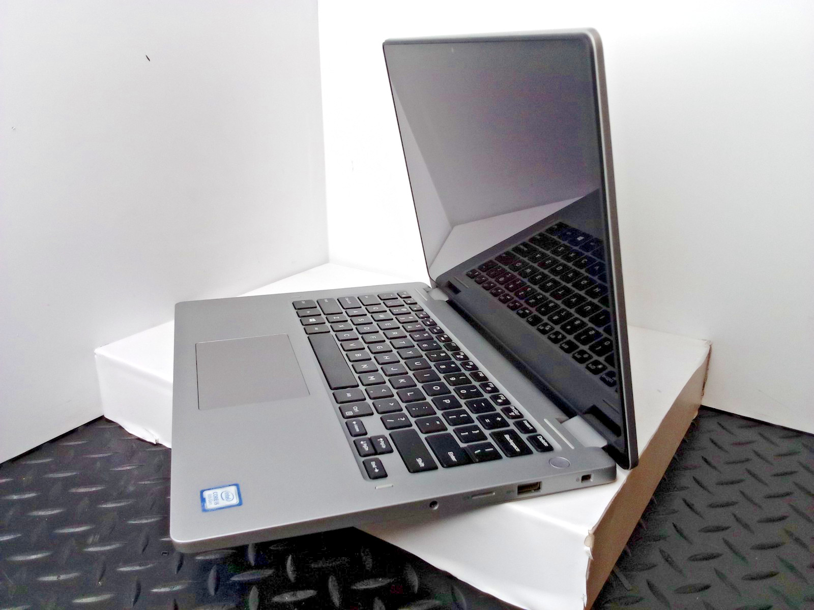 Dell Latitude 3310 2in1 13.3″ i5- 8 gen Parts Only