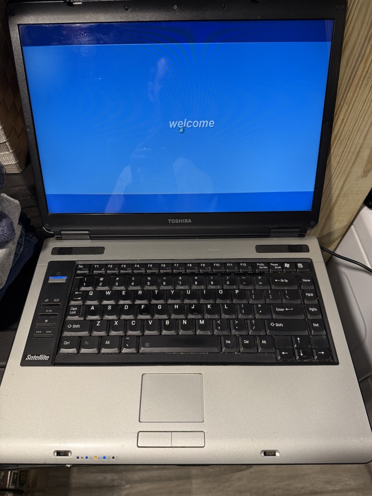Toshiba Satellite A105-S4074 Retro Gaming Intel C2D 1.6GHz 500 MB RAM No HDD XP