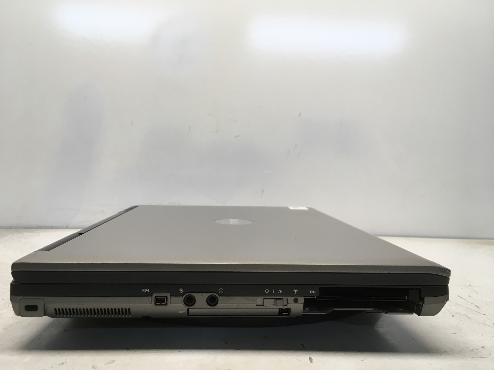 Dell Latitude D830 Intel Core 2 Duo 06FA 2.2GHz 2 GB NO HDD No Batt
