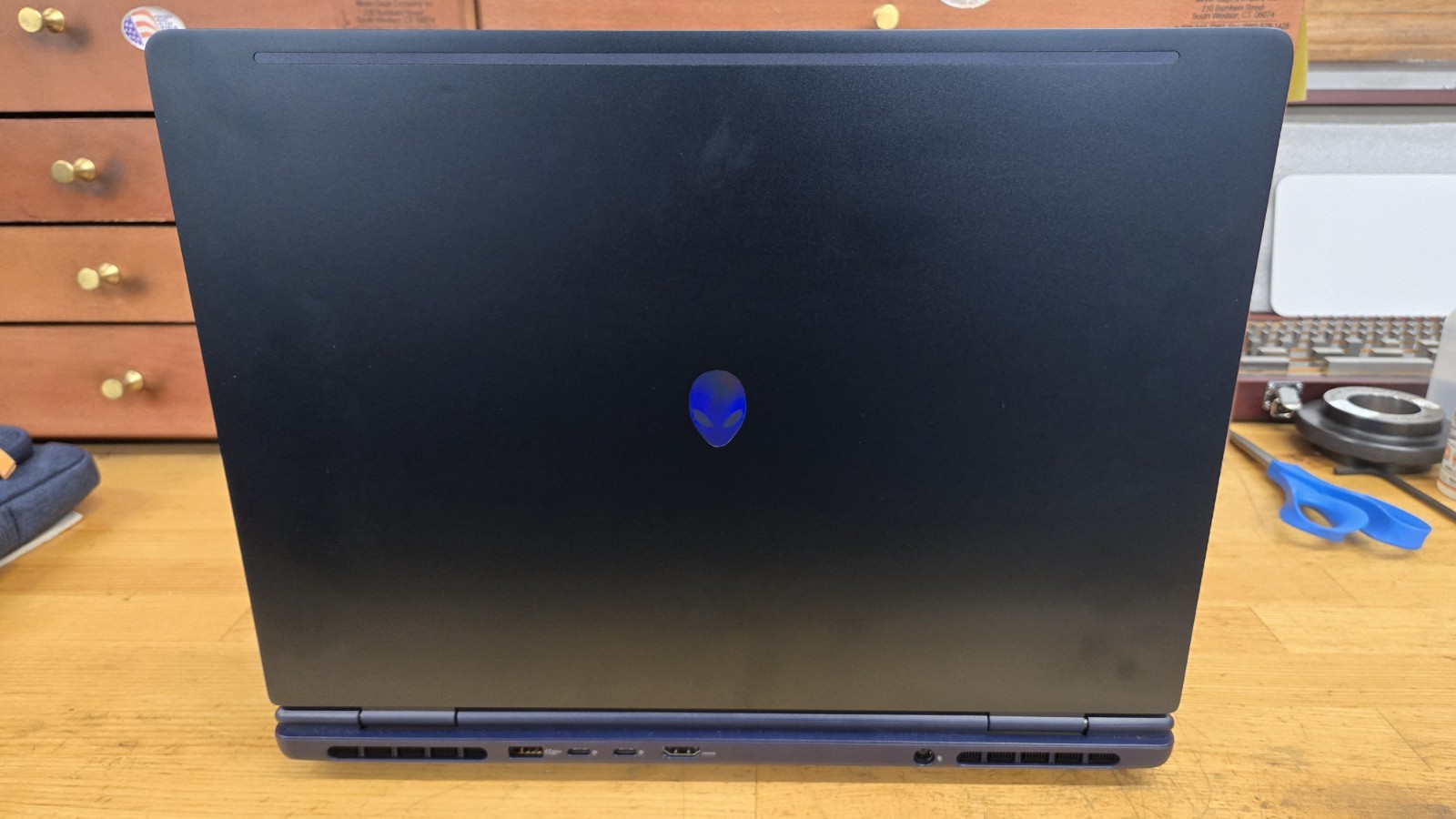 Alienware 16 Aurora Gaming Laptop, Intel 7-240H, 32 GB DDR5 RAM, 1 TB PCIe SSD