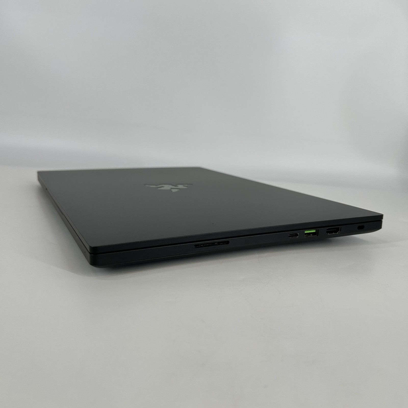 Razer Blade 15 240Hz 2K 2.5 GHz i9-12900H 16GB 1TB SSD RTX 3070 Ti Excellent