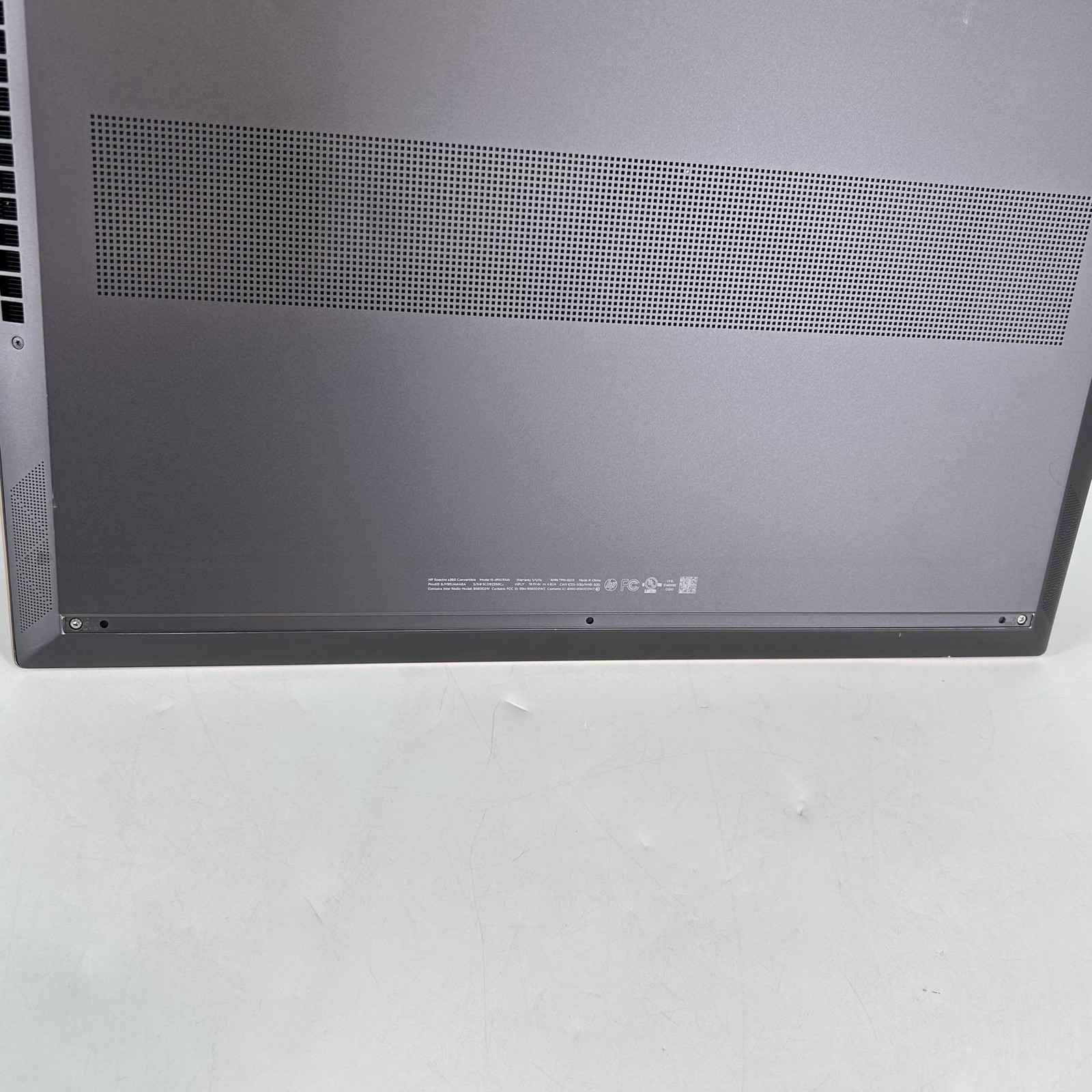 HP Spectre 15 x360 4K TOUCH i7-8565U 1.80GHz 16GB 1TB SSD MX150 – Bad Battery