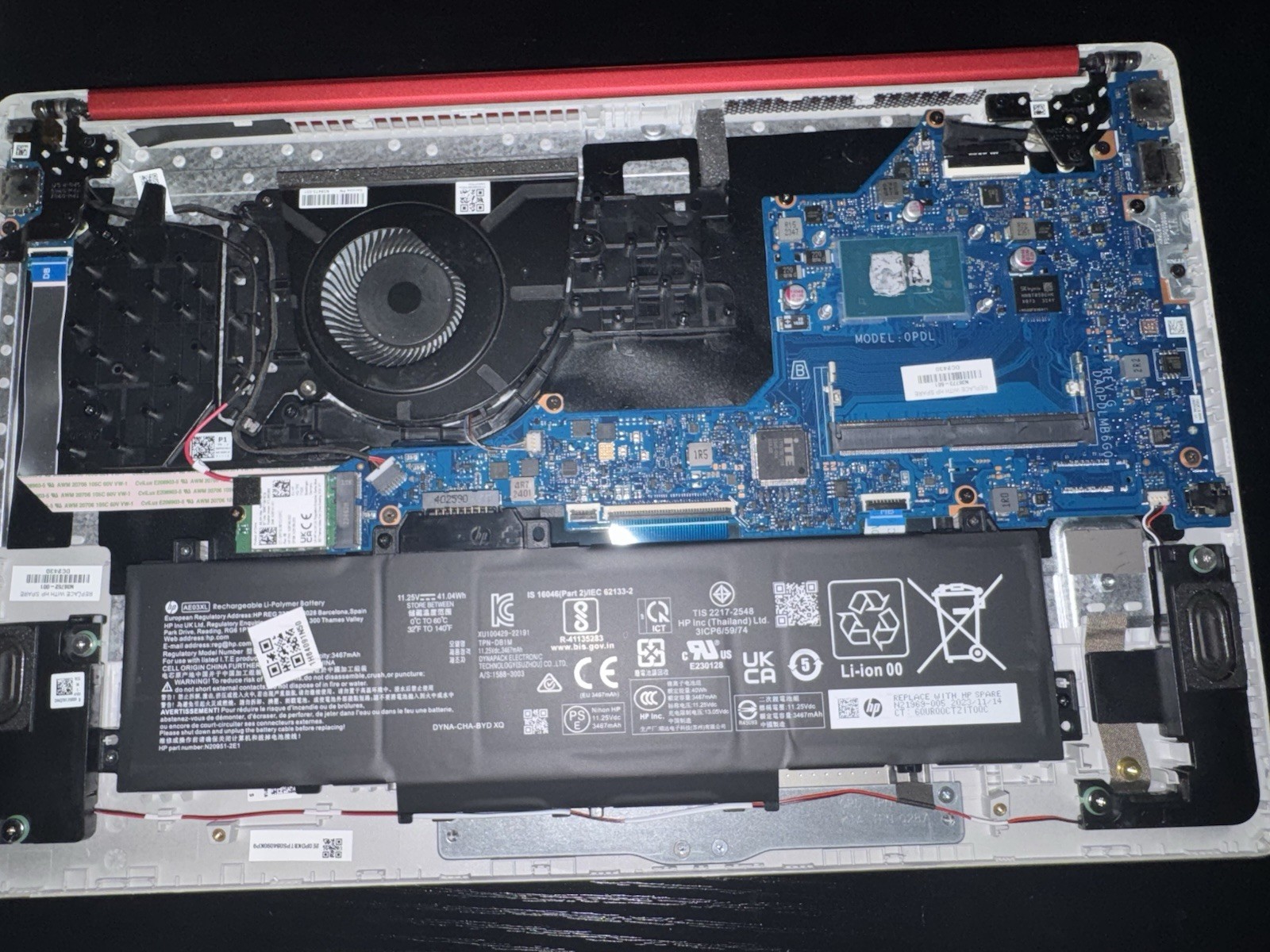 HP Laptop 15-FD – FOR PARTS – Motherboard Issue Includes Charger, SSD, RAM