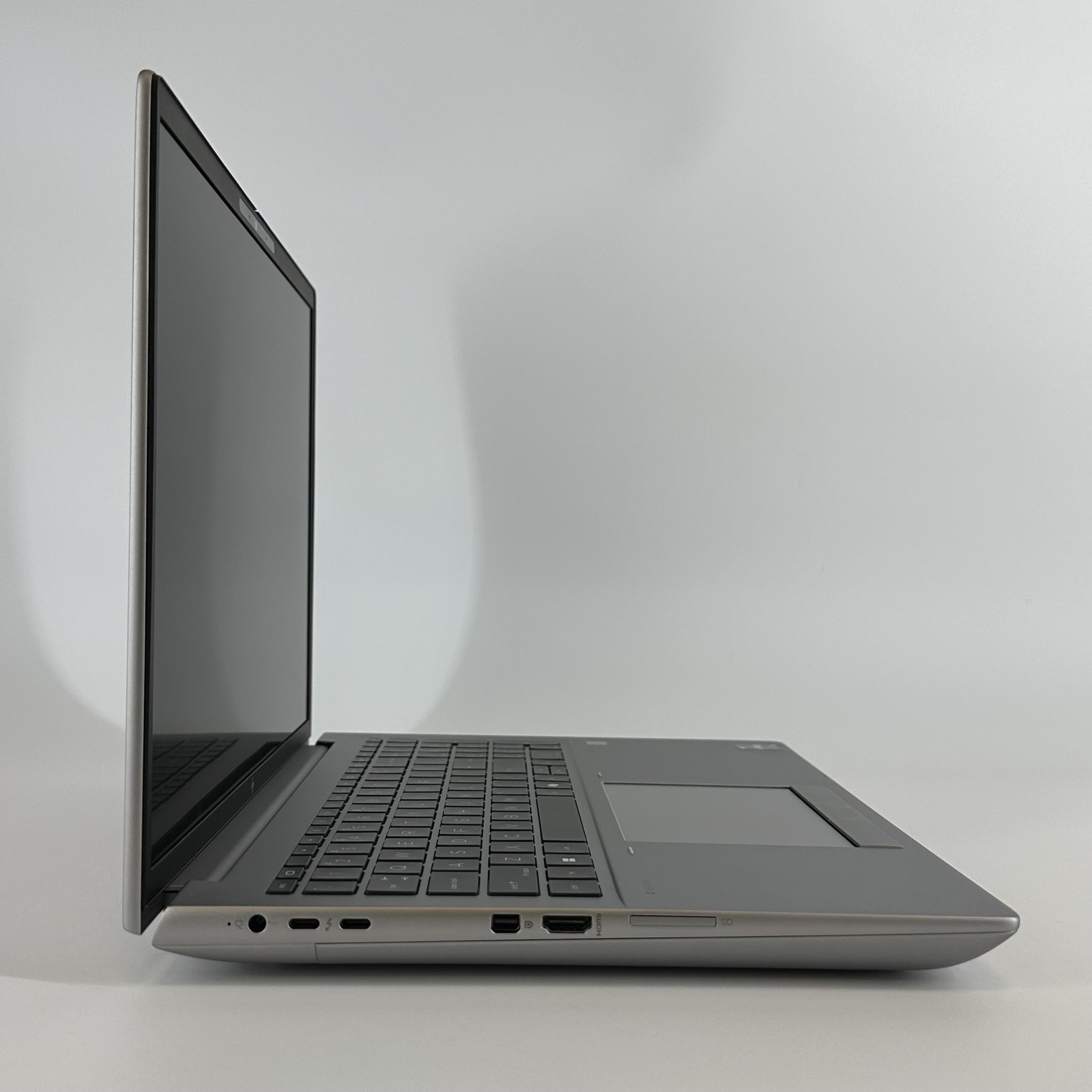 HP ZBook Fury 16 G11 FHD+ 2.1 GHz i7-13850HX 32GB 1TB SSD RTX 2000 Ada Good