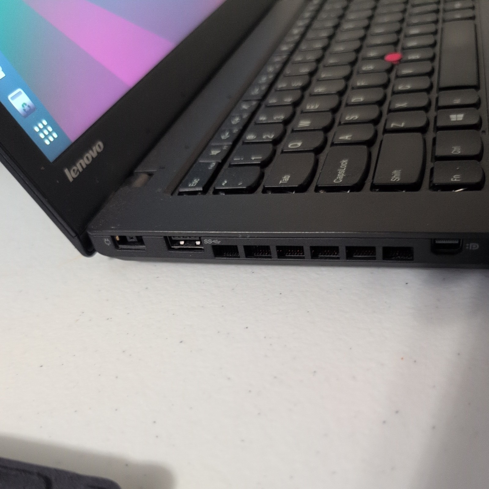 Lenovo ThinkPad T450 Core i5-5300U @ 2.30GHz 8GB RAM 500GB HDD Ubuntu