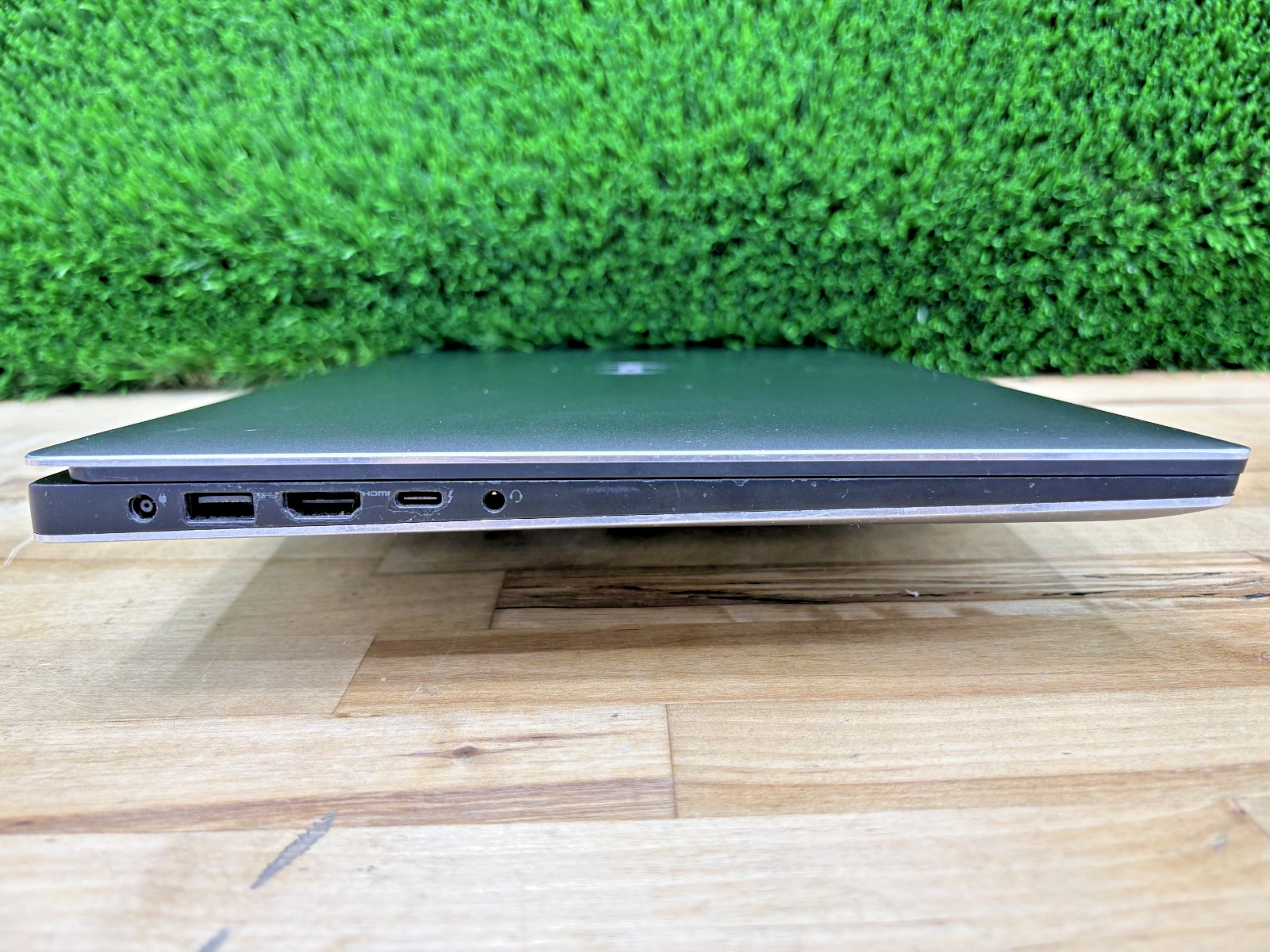 Dell Precision 5540 TS Xeon E-2276M 2.80GHz 32GB RAM 256GB SSD Nvidia Q T2000*