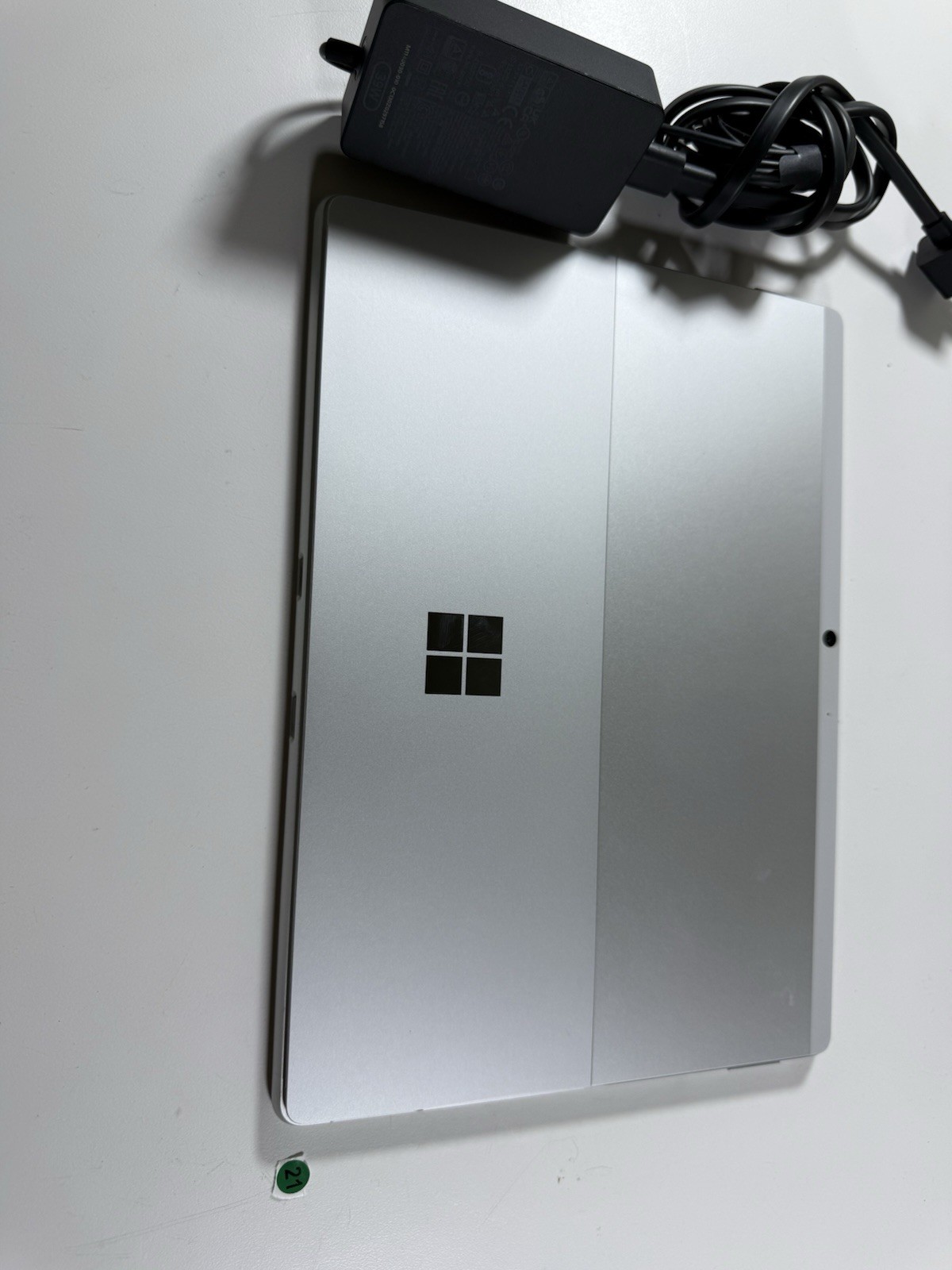Microsoft Surface Pro 8 (1982) i5-1145G7 – 16GB RAM – 256GB 120Hz – Win 11 Pro
