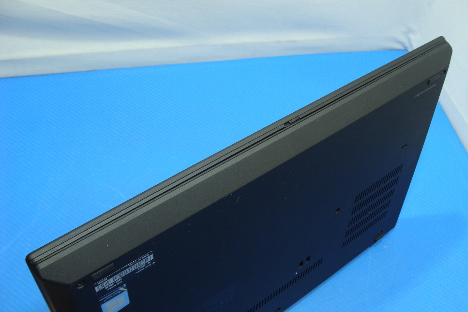 Lenovo ThinkPad P14s Gen 1 Laptop 14″FHD core i7-10510U 16GB 512GB P520 Win10Pro