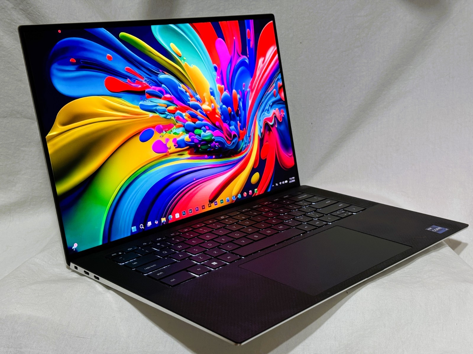Dell XPS 15 9520 OLED ✔i9-12900H ✔32GB RAM ✔2TB SSD ✔RTX 3050Ti ✔Very Good