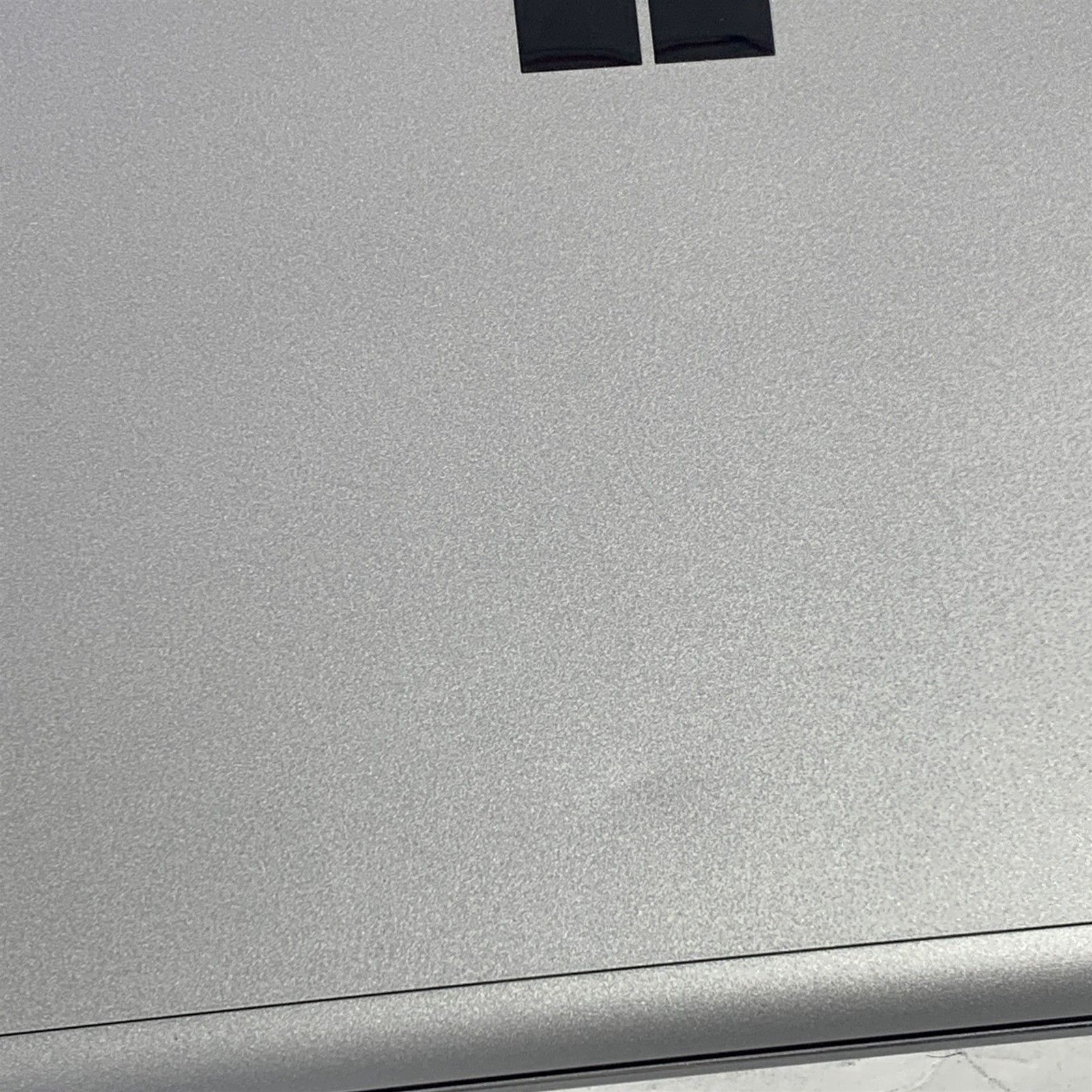 Microsoft Surface Book 3 1900 13.5″ i7-1065G7 1.3GHz 16GB 256GB NVMe SSD – Win11