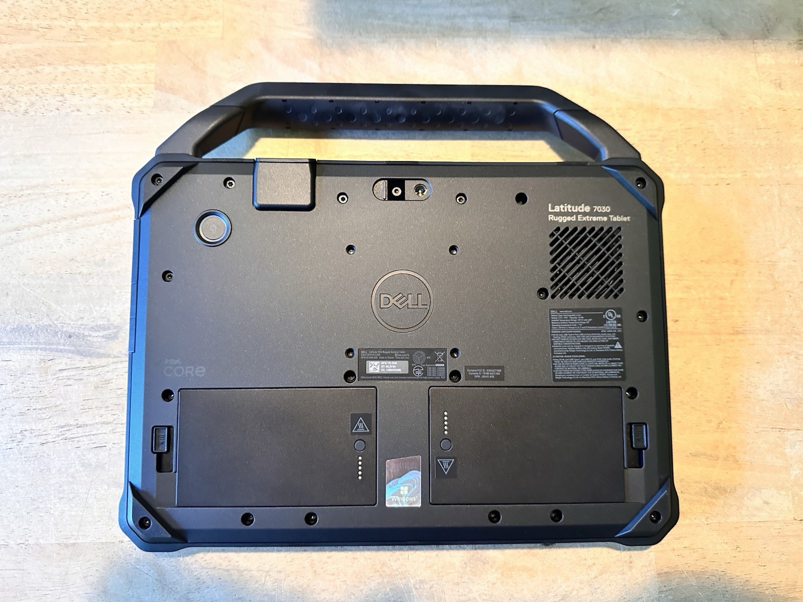 Dell Latitude RUGGED Extreme Tablet 7030 i5-1240U 1TB 16GB TOUCH CMRA RJ45 5G