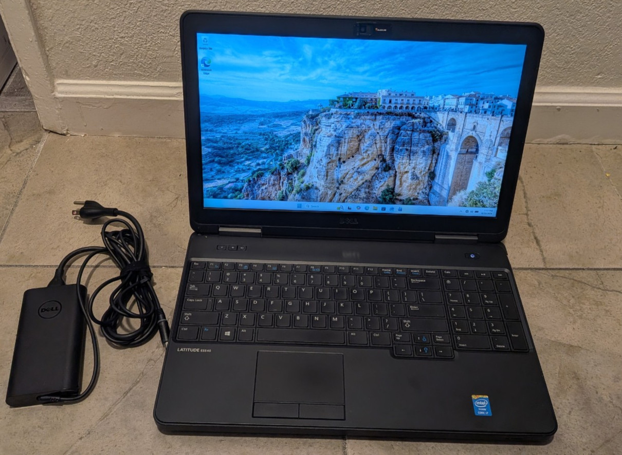 Dell Latitude E5540 Laptop i7-4600U 16GB 256GB SSD nVidia graphics Windows 11