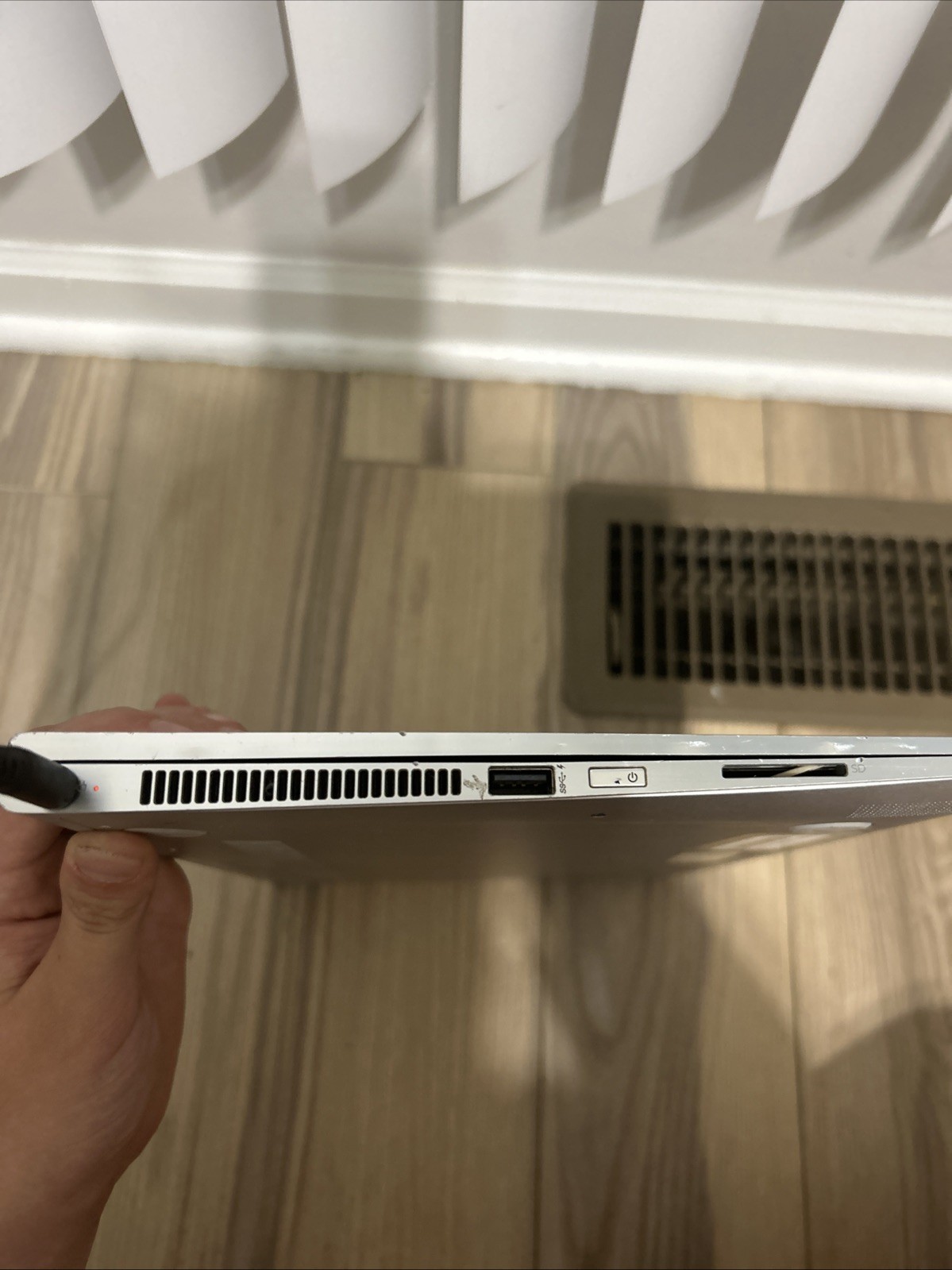 HP Spectre Pro X360 G2 Laptop. 256gb SSD and 8gb Of Soldered Ram. NO CHARGER