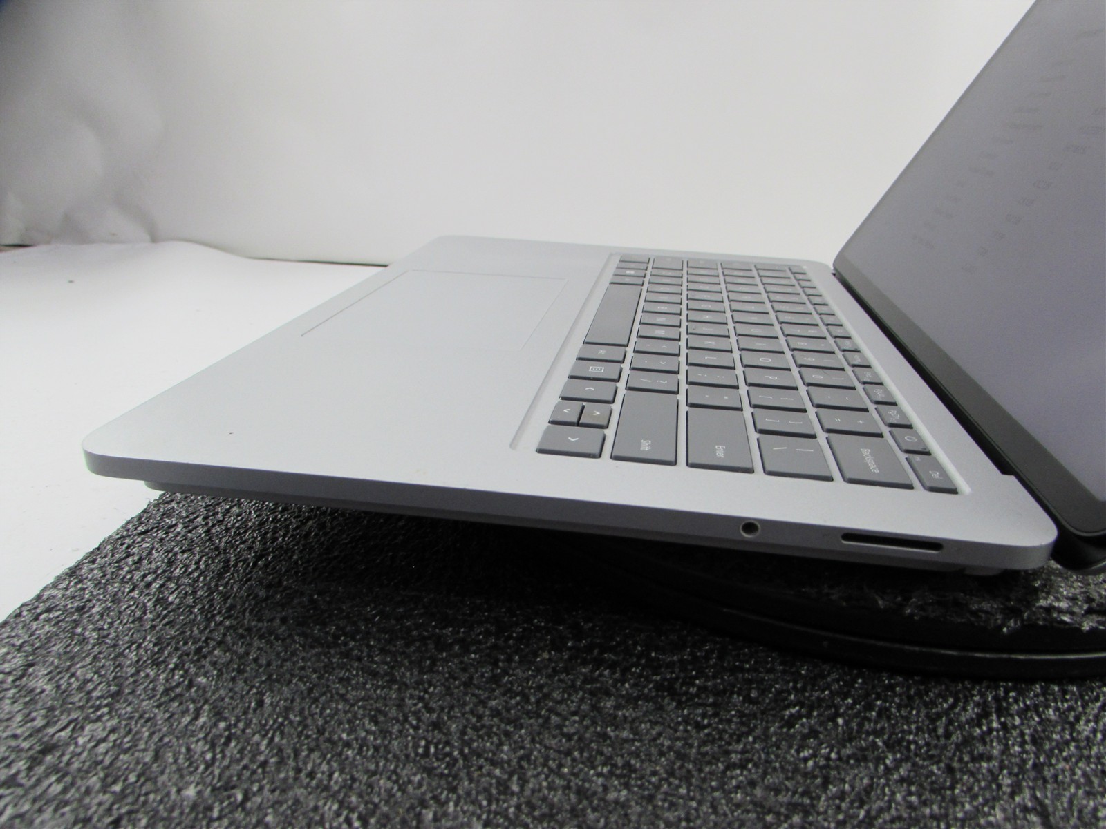 Microsoft Surface Laptop Studio 1964 i7-11370H 1TB SSD 32GB RTX A2000 *No A/C*