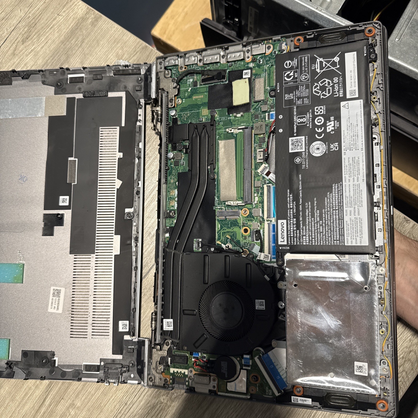 Lenovo ThinkBook 14 G2 ITL LAPTOP Core i7-1165G7 @ 2.8GHz / 8GB – PARTS/REPAIR