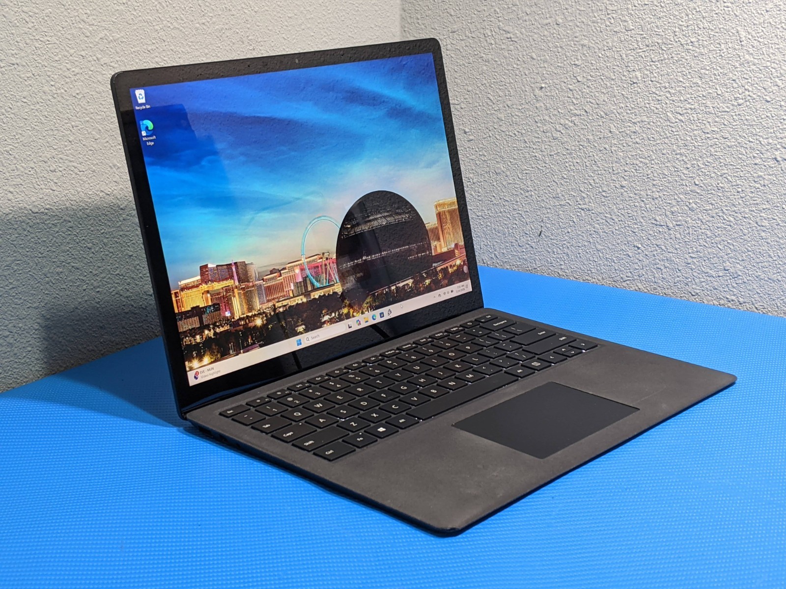 MS Surface Laptop 2 1769 13.5″ 2256×1504 TOUCH i7-8th 1.9GHz 8GB 256GB SSD W11P