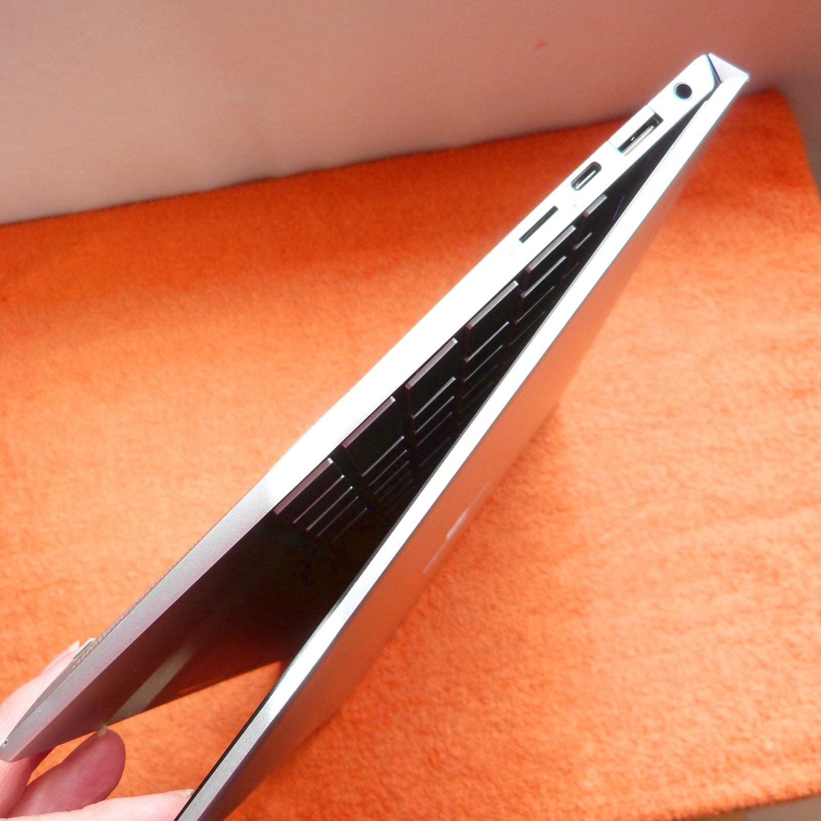 HP ENVY 13 AH 13″ FULLHD l METAL UltraBook Windows 11 SSD l 8GEN CORE i5 I