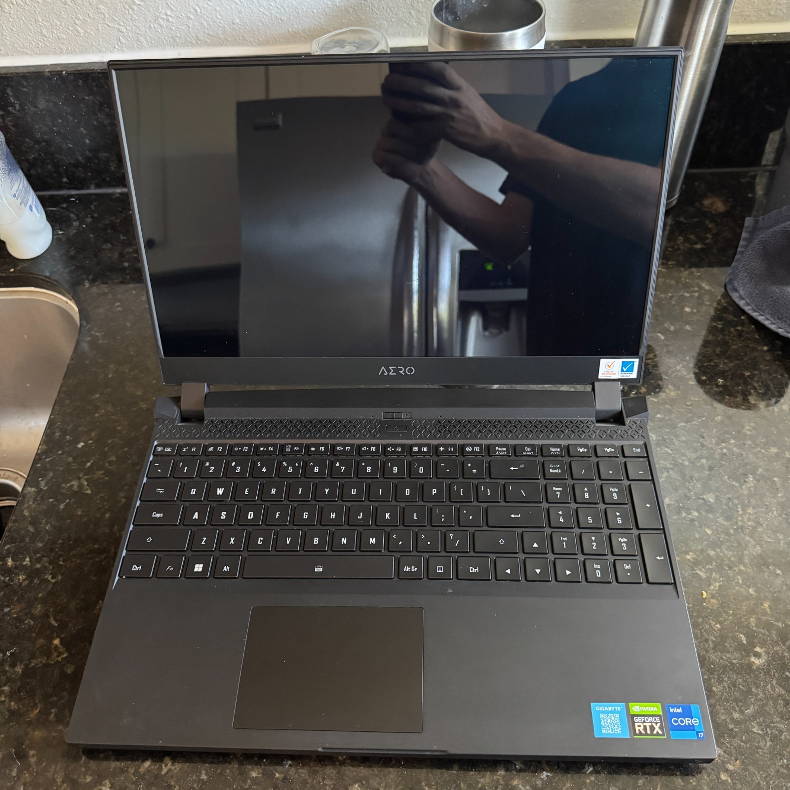 FOR PARTS: GIGABYTE AERO LAPTOP 15.6″ 4K OLED, i7-12700H, 3070 TI, 16GB DDR4