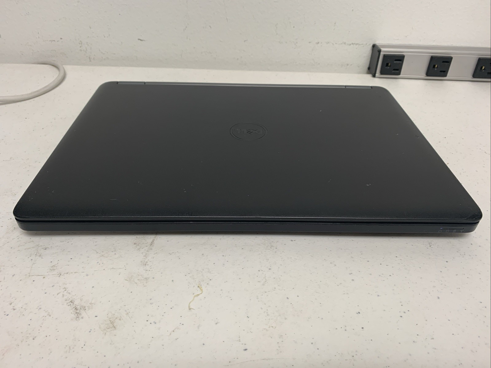 Dell Latitude E5450/Intel i5-5300U /8GB RAM /256 GB SSD /Windows 11 + Chrger