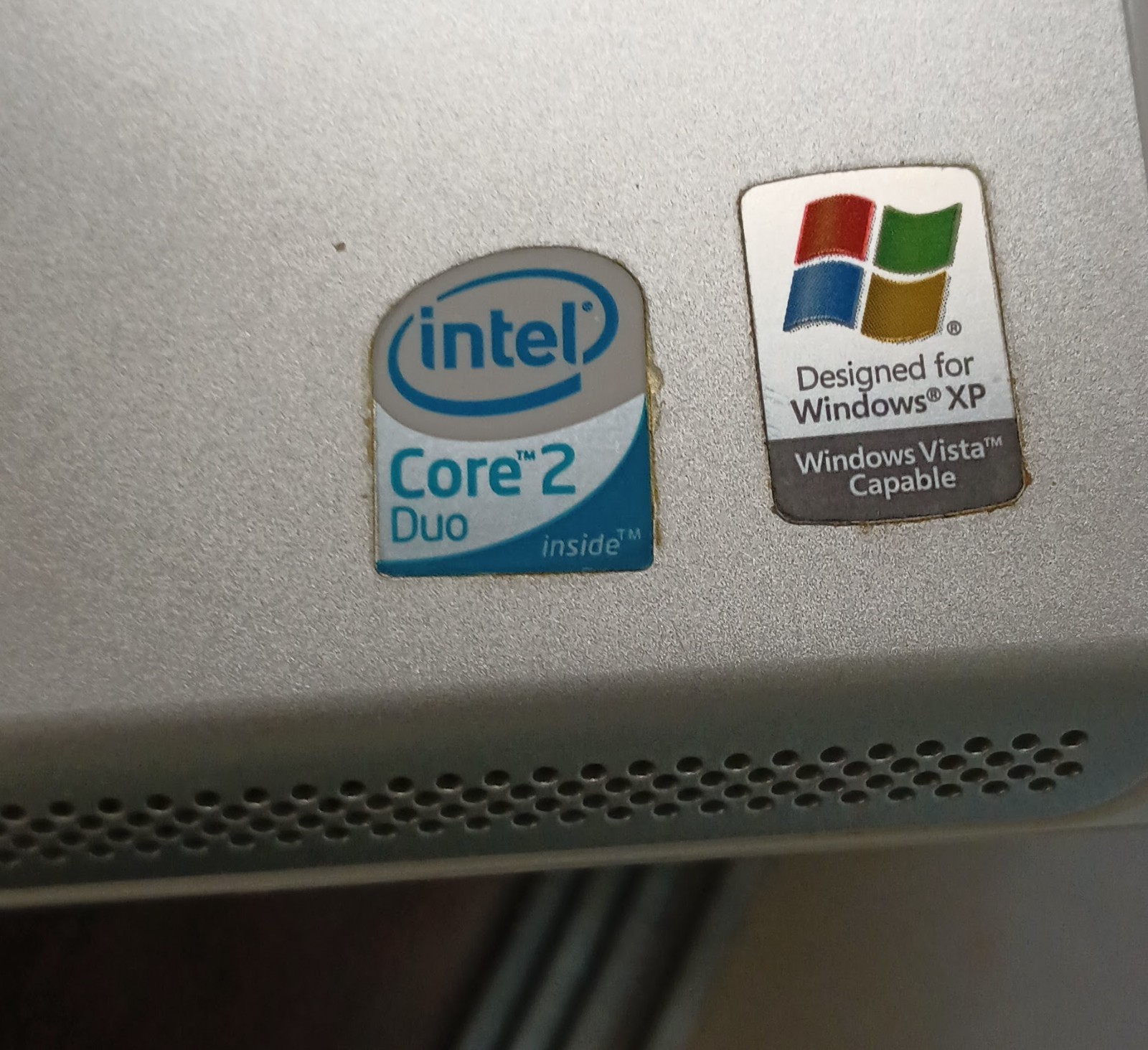 Dell Inspiron E1705 17″ Laptop Core 2 Duo 2.0GHz 1GB RAM 120GB XP ATI X1400