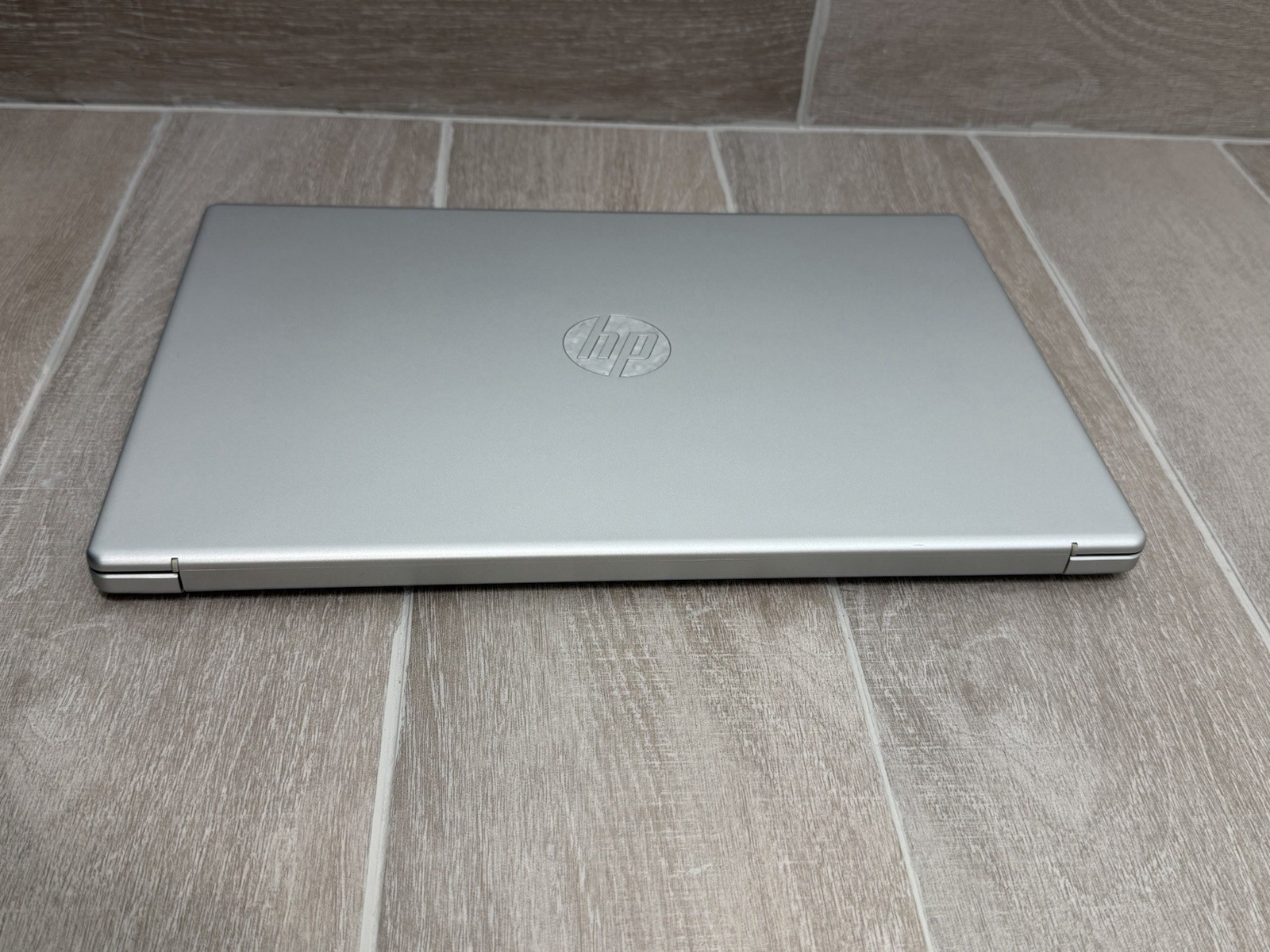 HP Laptop 15-FC0353NR 15.6″ Touch Laptop Ryzen 3 7320U 8GB RAM 256GB NVMe Win-11