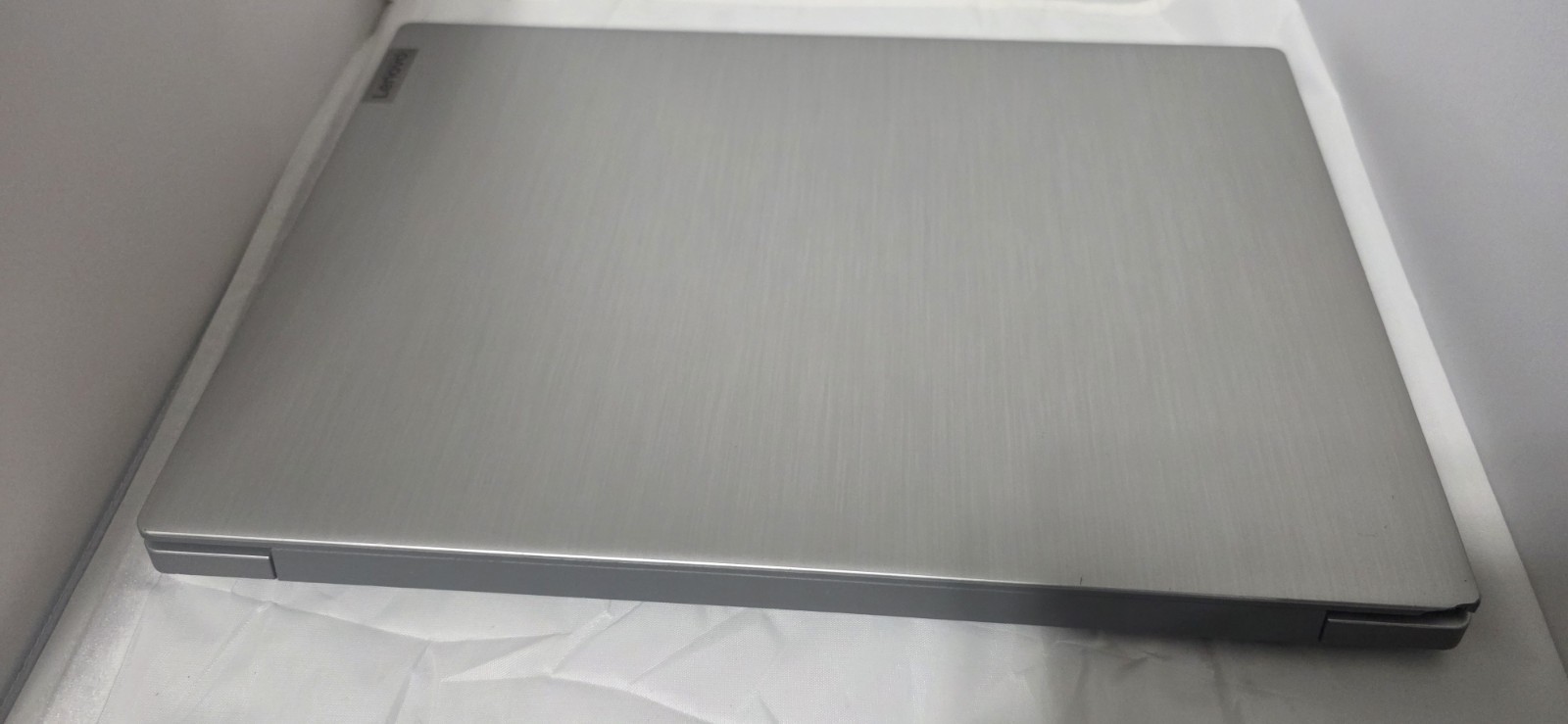 Lenovo IdeaPad 3 15ADA05 Ryzen 3 8GB 15.6″ Laptop Radeon Win11 Silver