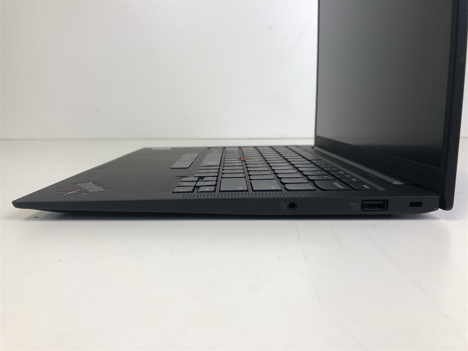 Lenovo ThinkPad X1 Carbon Gen 10: Intel Core i7-1260P 2.1GHz – 16GB – 512GB