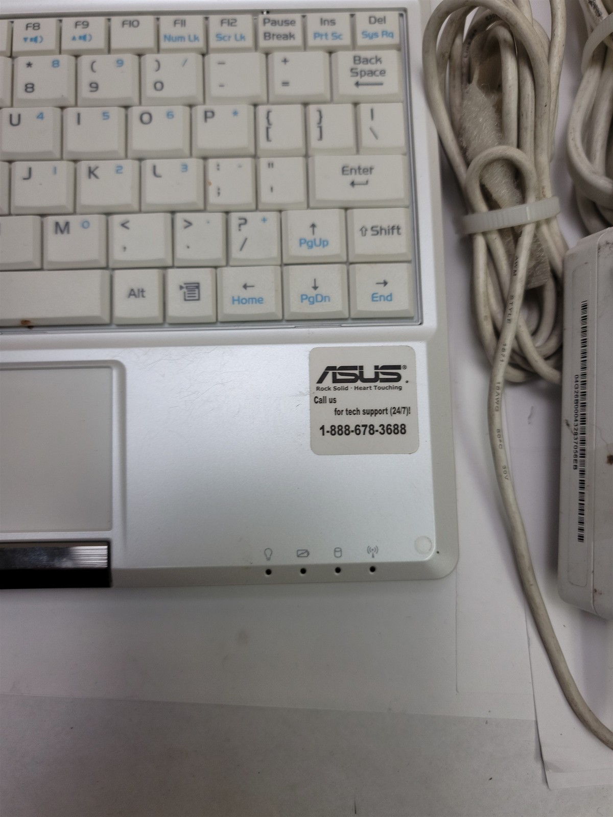 Asus Eee PC 900A Laptop, Intel Atom 1.60 GHz , 1.99 GB RAM, Windows XP Pro SP3