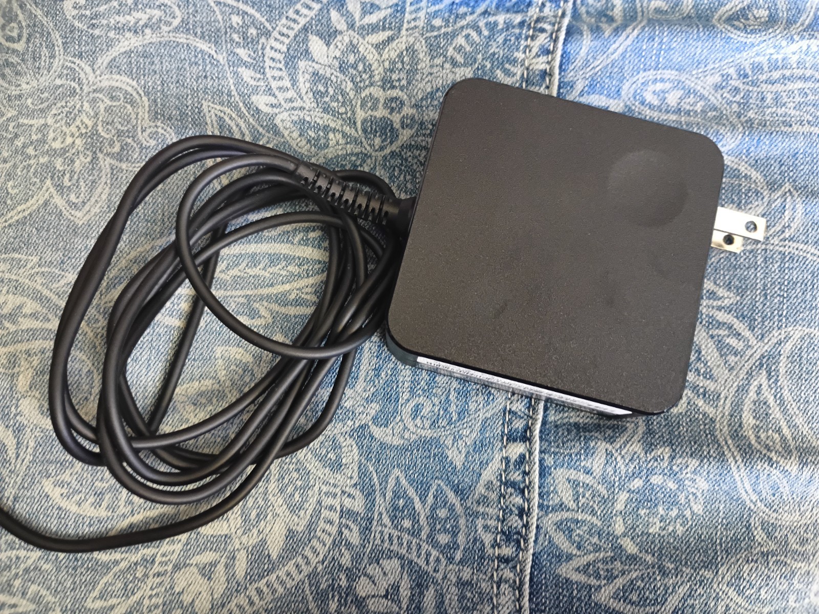 Acer Chromebook C720 Model HN With AC power supply Good Condition