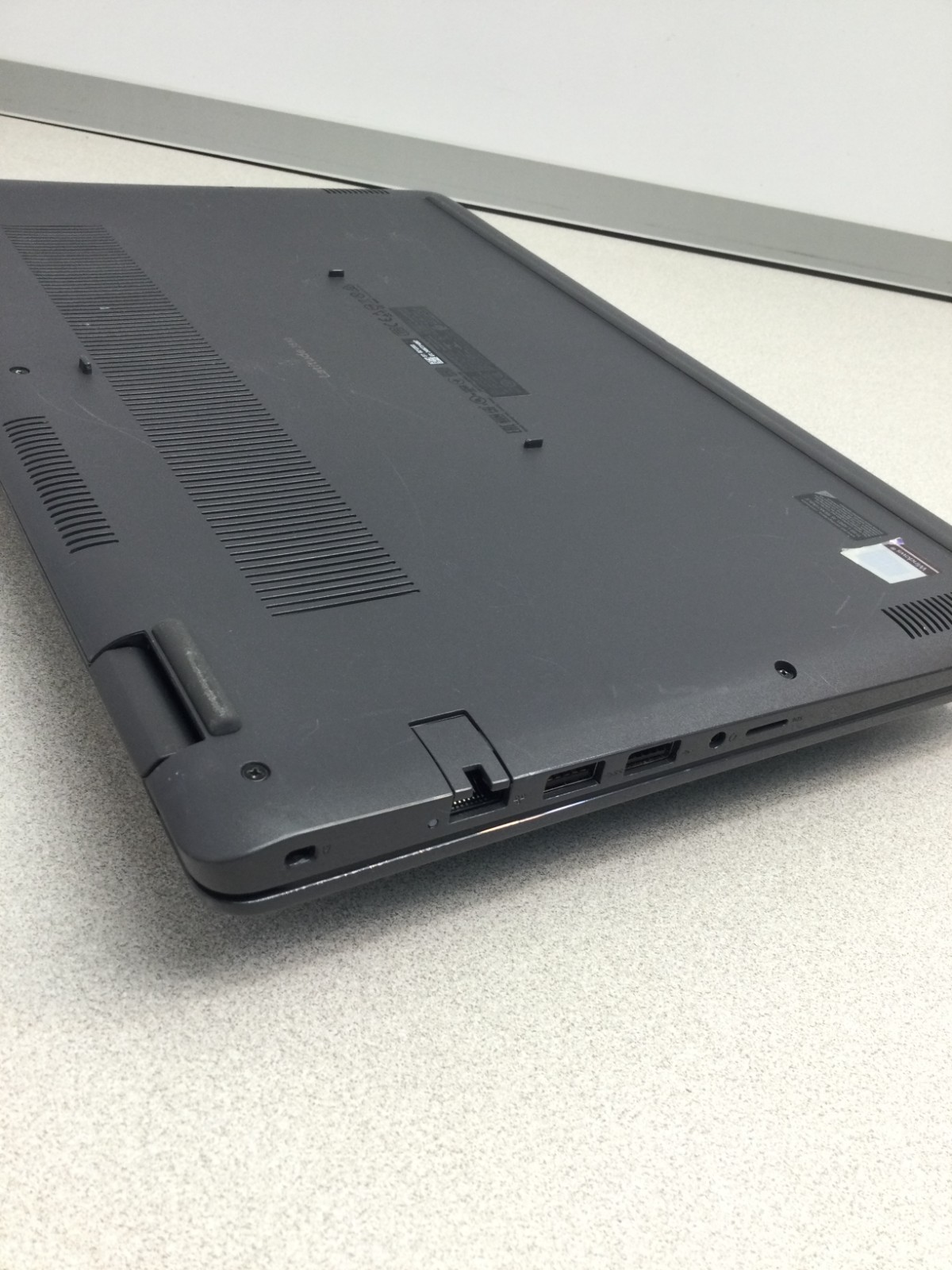 Dell Latitude 3510 15.6″intel core i5-10210U 1.60GHz 8GB RAM 256GB SSD W11P