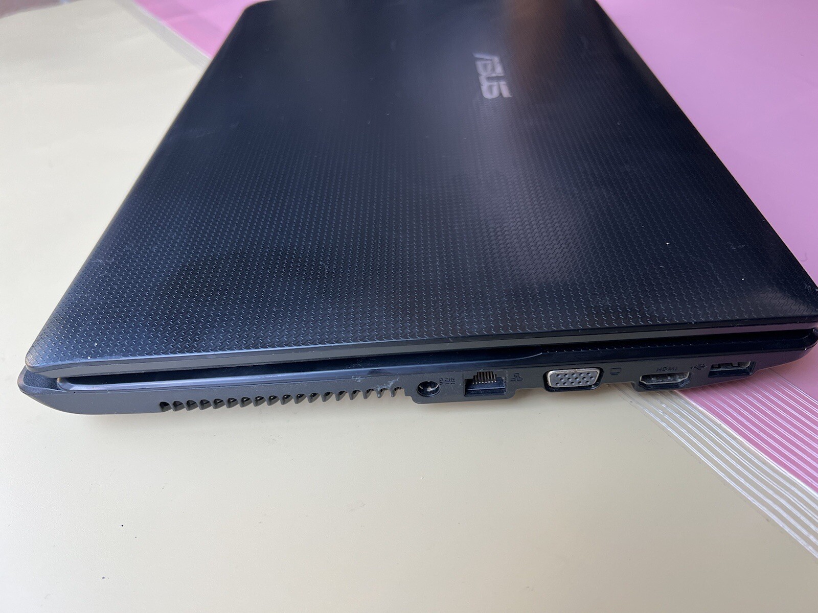 ASUS X54C 15.6″ Intel Pentium B960 2.20Ghz 4GB RAM 0GB HDD PARTS OR Repair