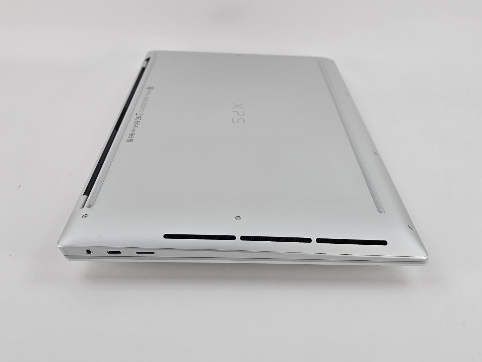 Dell XPS 16 9640 4K OLED TOUCH 2.5 GHz Ultra 9 185H 32GB 1TB SSD RTX 4060 – Good