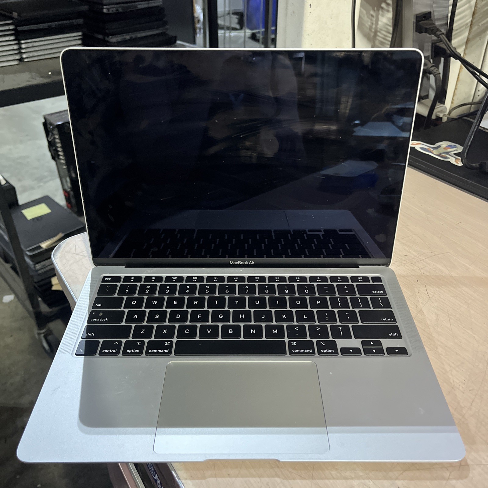 APPLE MACBOOK AIR 13″ SCISSOR, 2020 CORE I3-1000NG4 1.1GHZ 8GB RAM 256SSD –