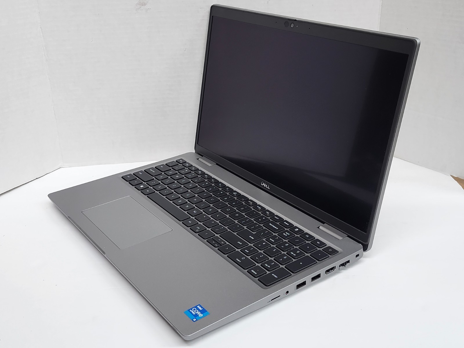 Dell Latitude 5520 Laptop – 11th Gen i5-1145G7 16GB 512GB Cam Backlit Touch Sp1